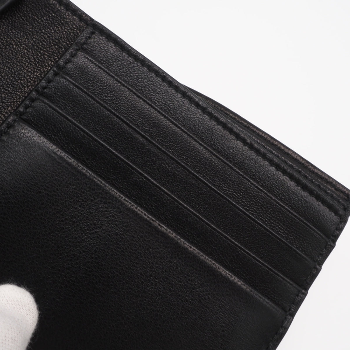 Yves Saint Laurent Black Leather Wallet (Bi-Fold) (Pre-Owned)