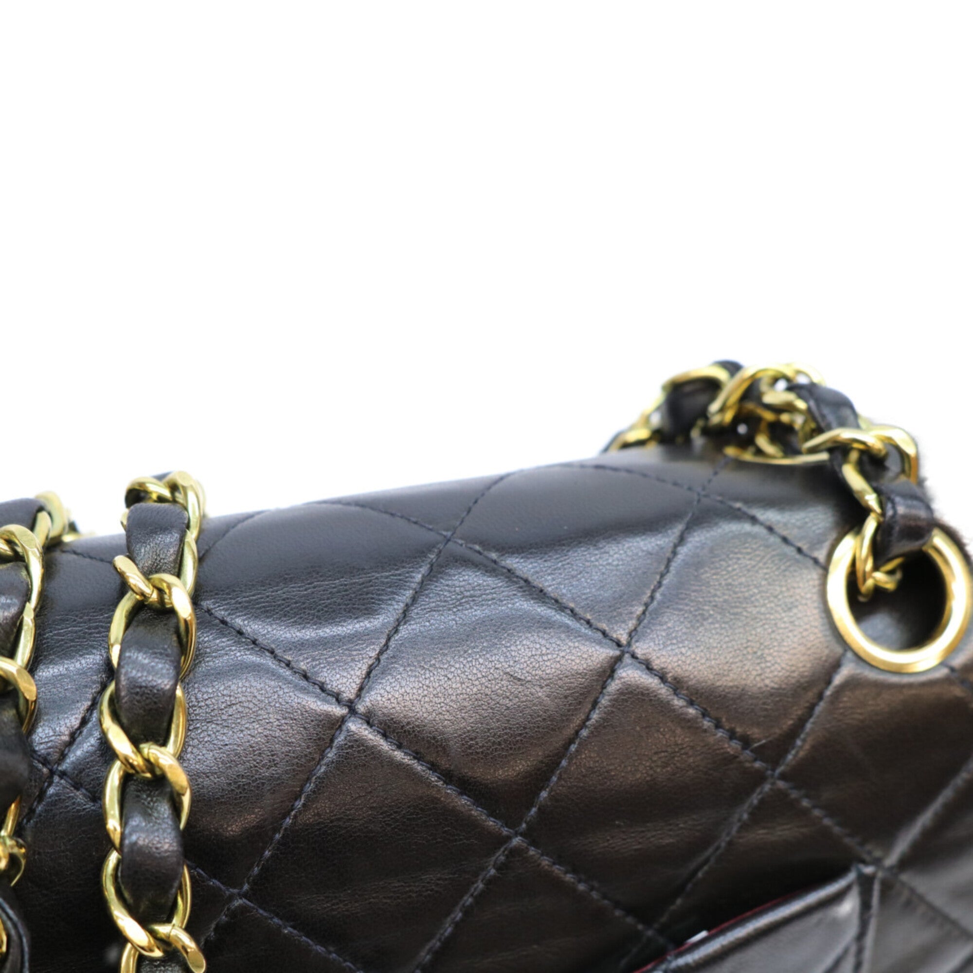 Chanel Black Leather Shoulder Bag (Pre-Owned)