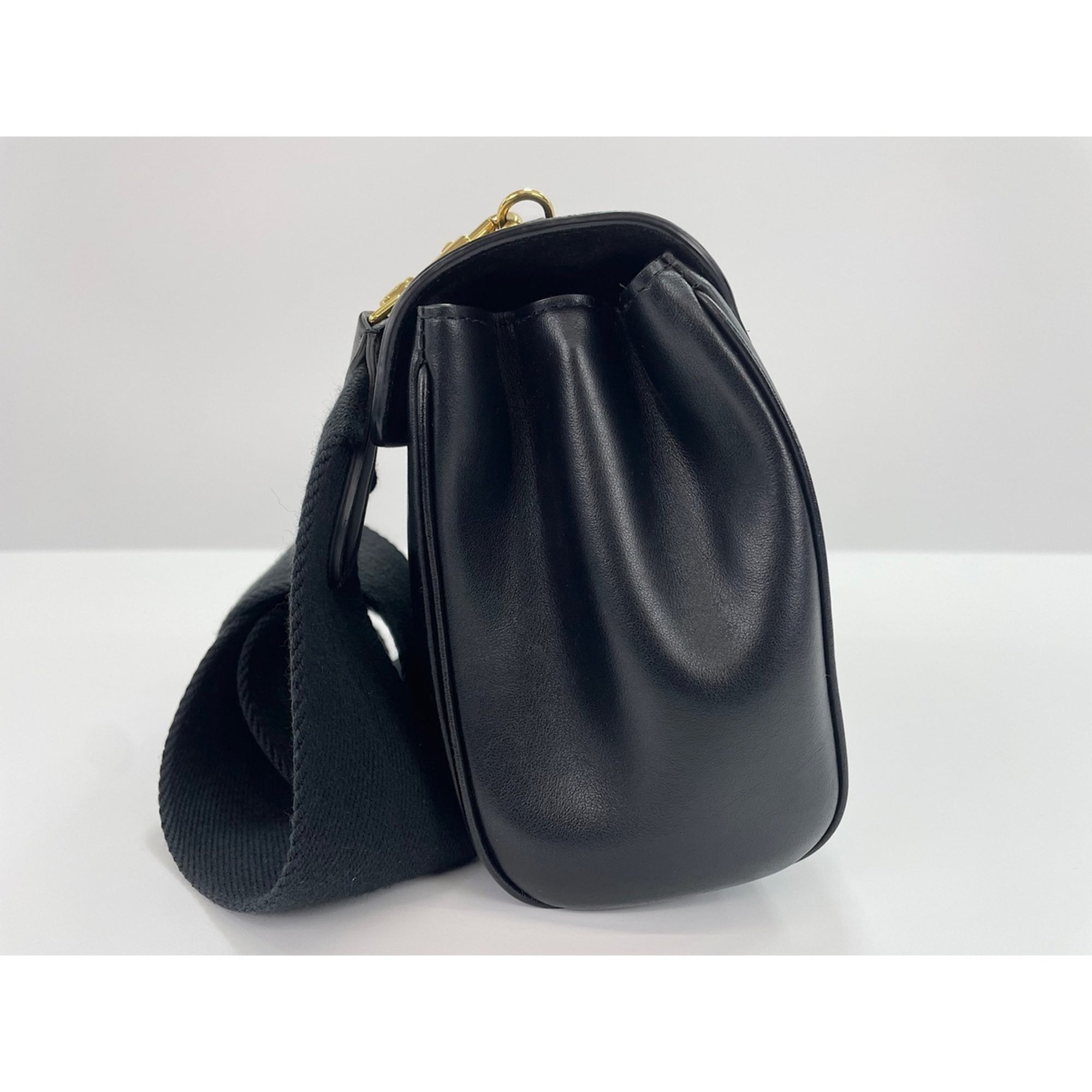 Celine Black Leather Shoulder Bag (Pre-Owned)