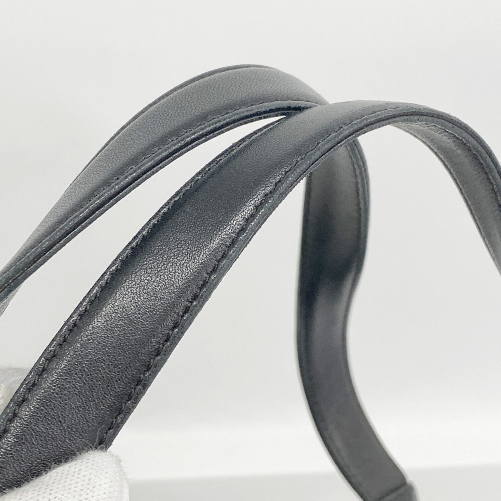 Chanel Black Leather Tote Bag (Pre-Owned)