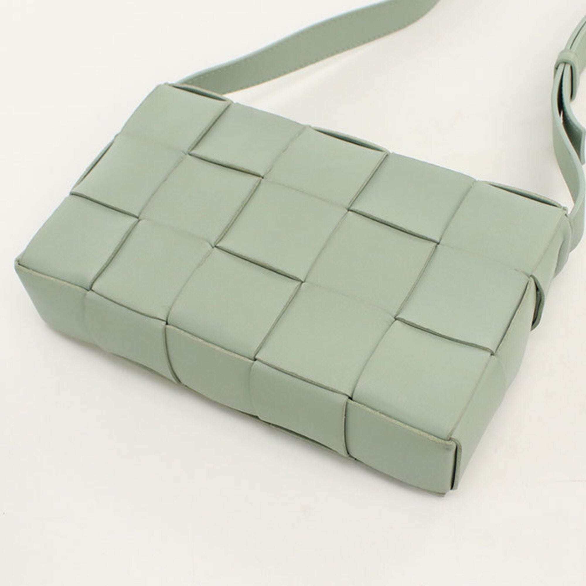 Bottega Veneta Green Leather Shoulder Bag (Pre-Owned)