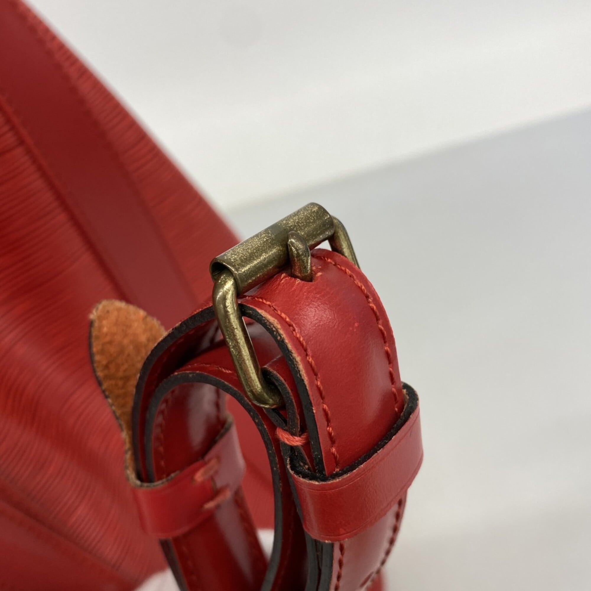 Louis Vuitton Castilian Red Shoulder Bag (Pre-Owned)