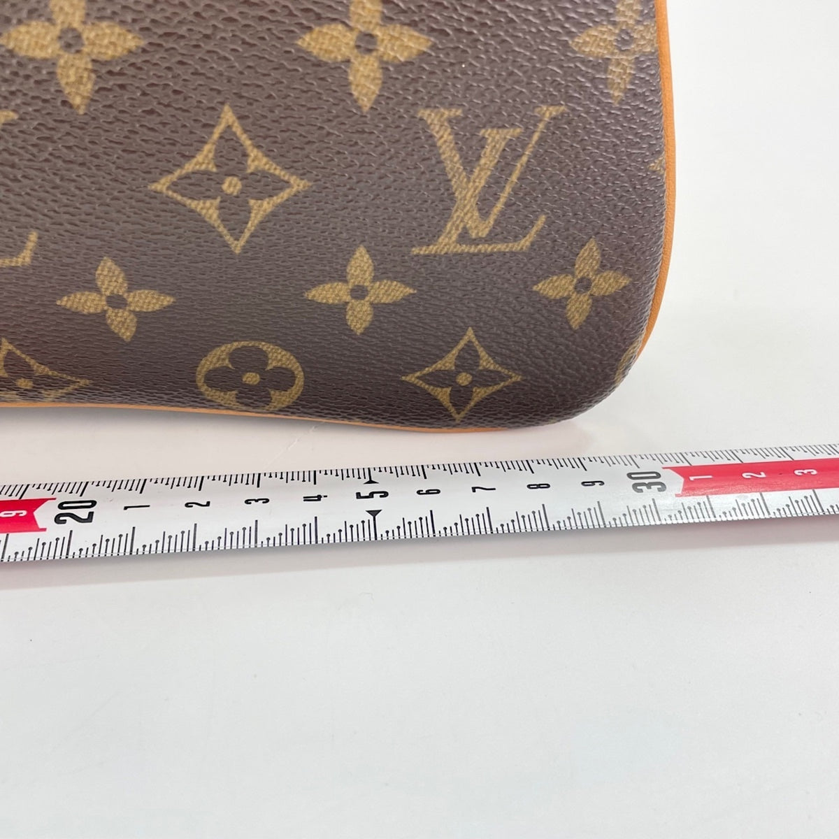Louis Vuitton Brown Shoulder Bag (Pre-Owned)