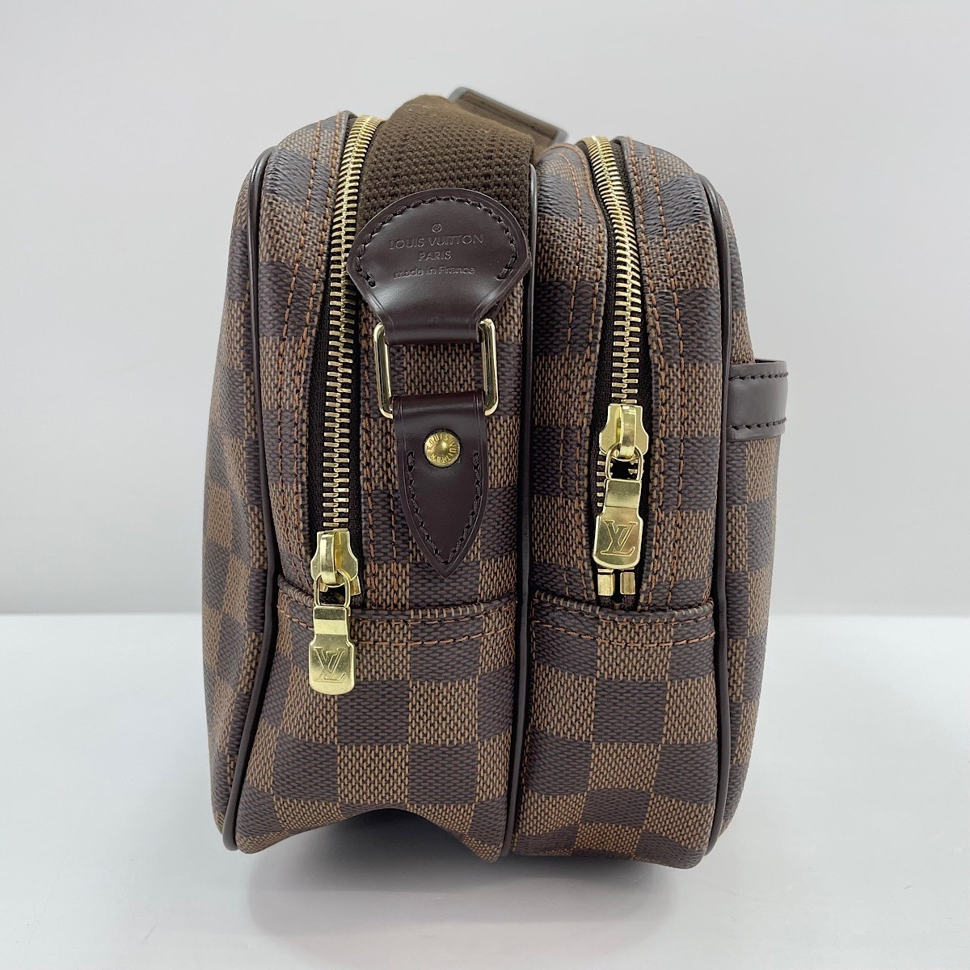 Louis Vuitton Brown Shoulder Bag (Pre-Owned)