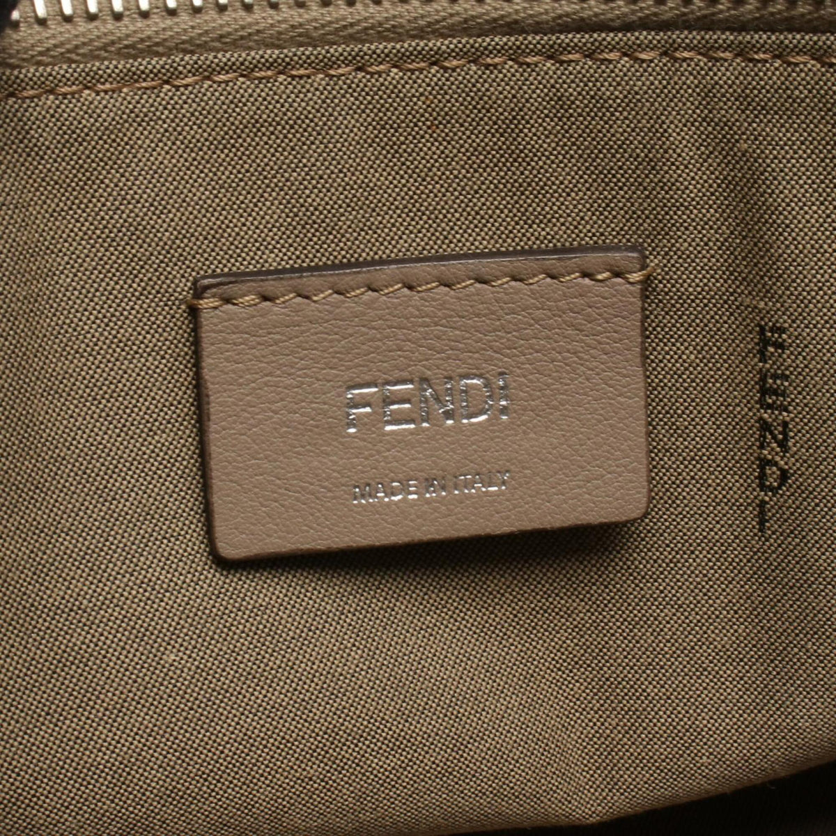 Fendi Beige Leather Handbag (Pre-Owned)