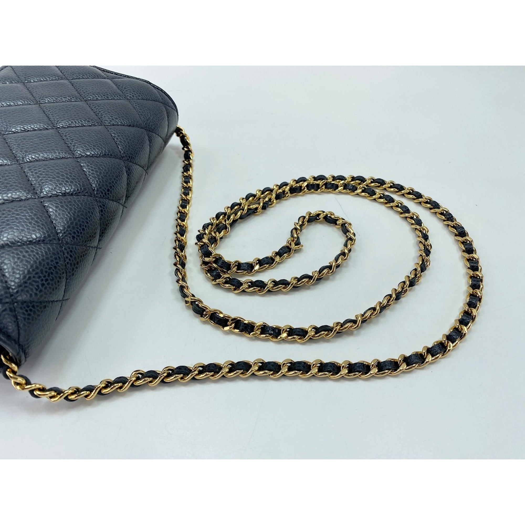 Chanel Black Shoulder Bag (Pre-Owned)