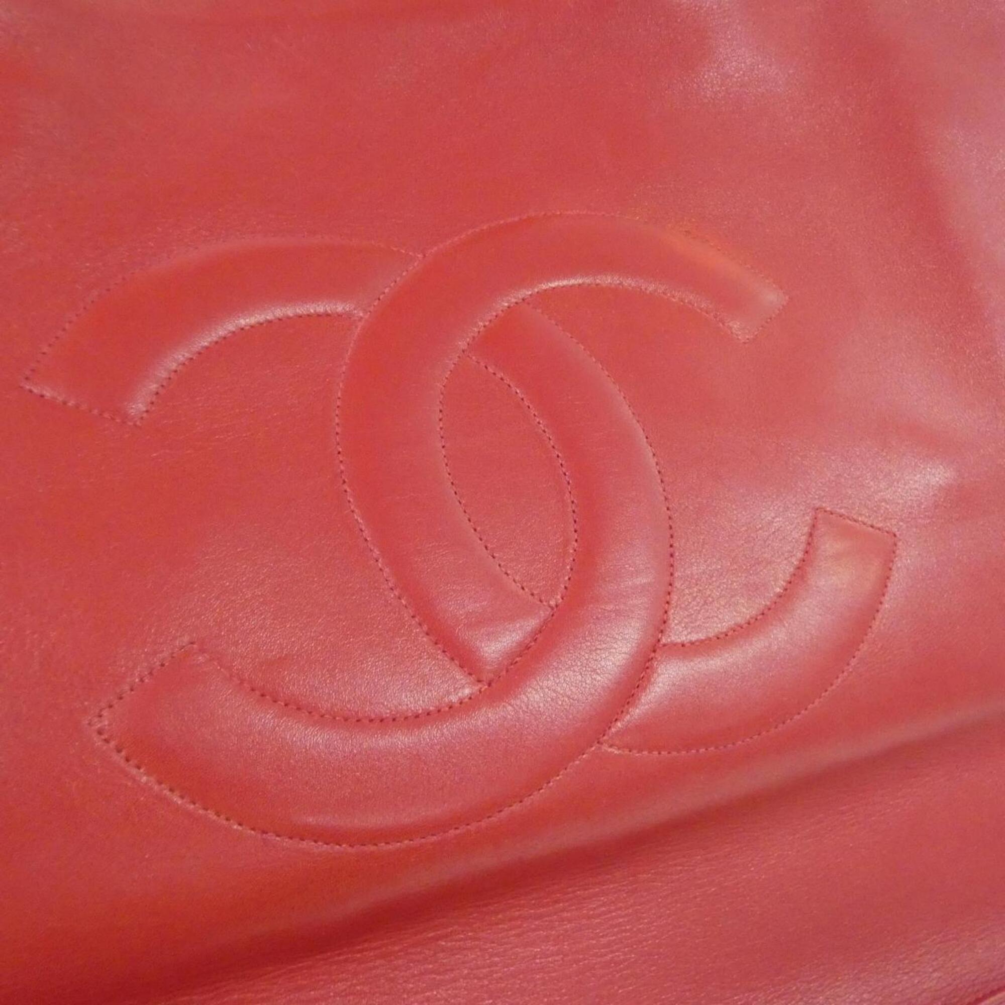 Chanel Red Color Leather Handbag (Pre-Owned)