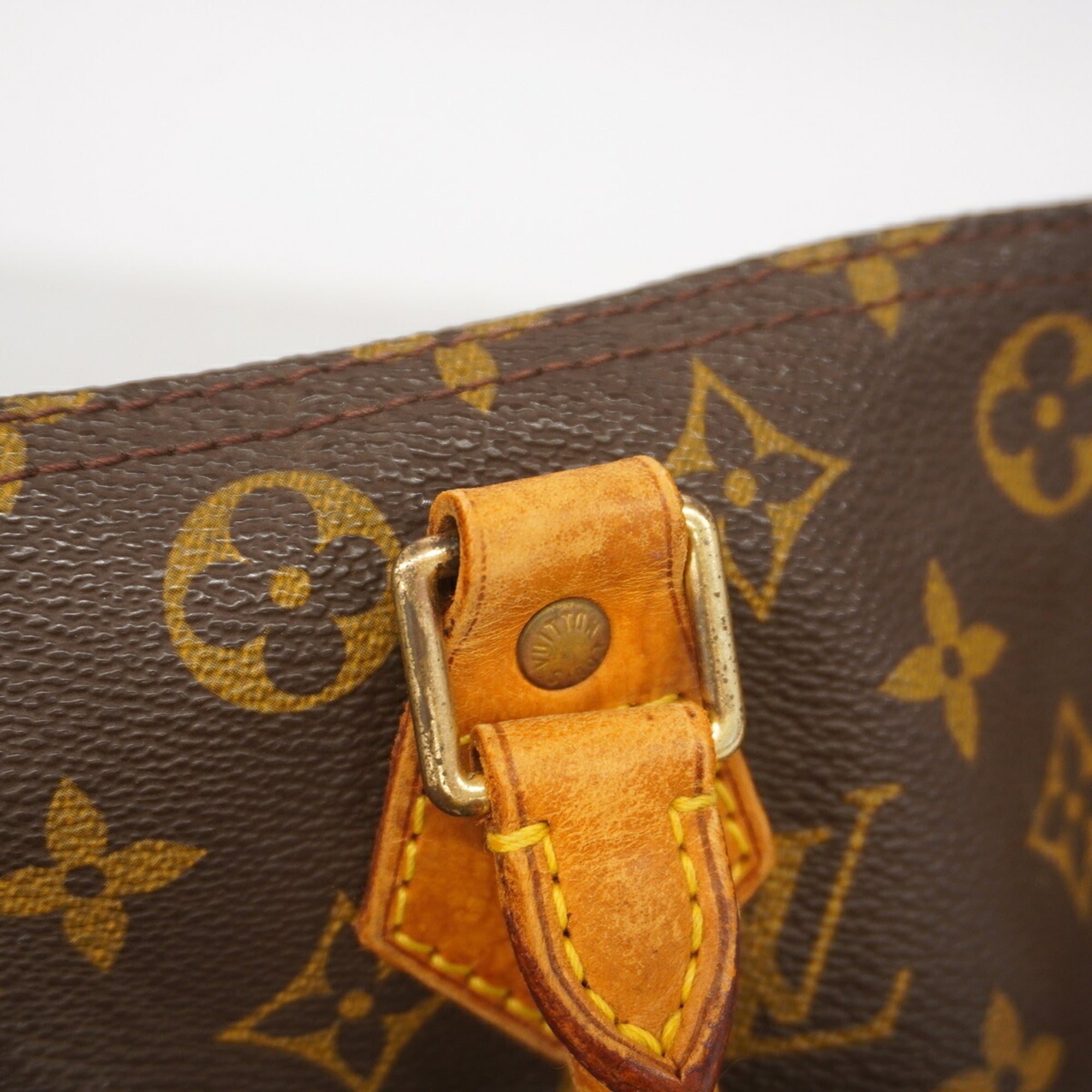 Louis Vuitton Brown Handbag (Pre-Owned)