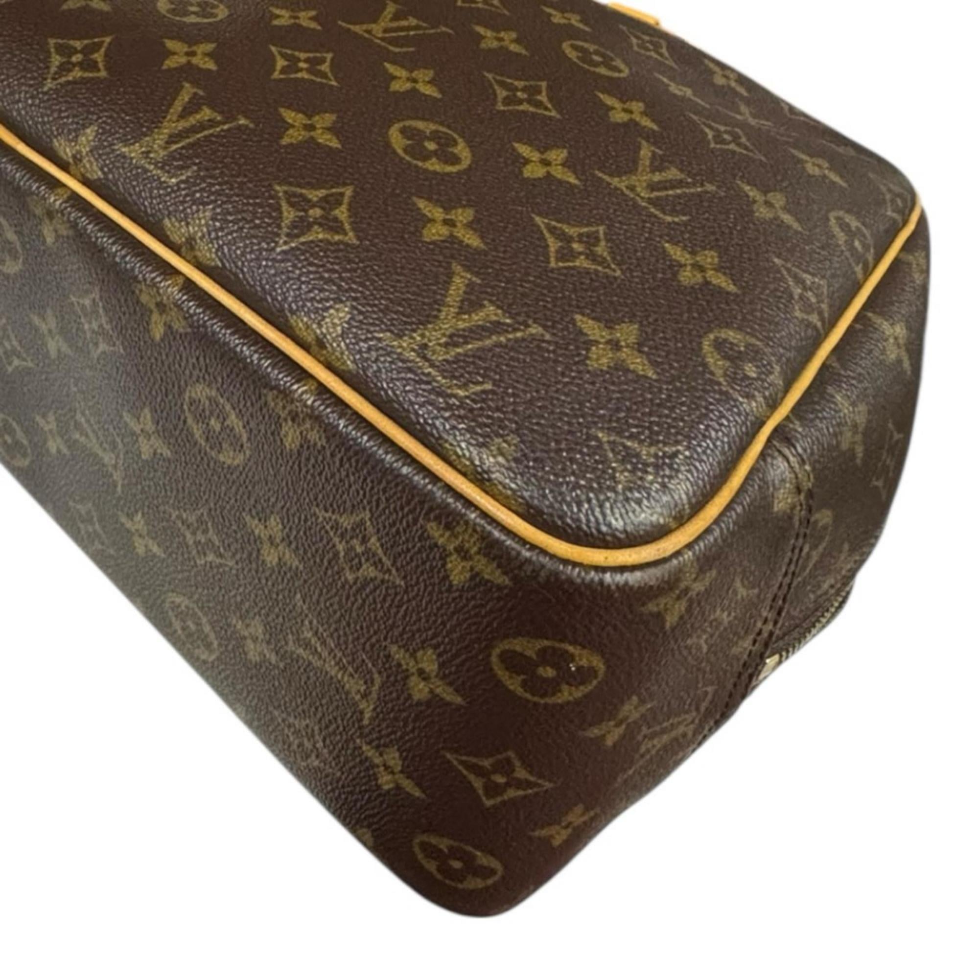 Louis Vuitton Brown Monogram Canvas Handbag (Pre-Owned)