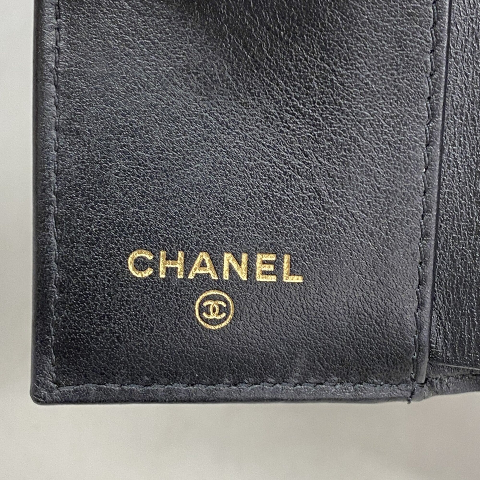 Chanel Black Grained Calfskin Wallet (Tri-Fold) (Pre-Owned)