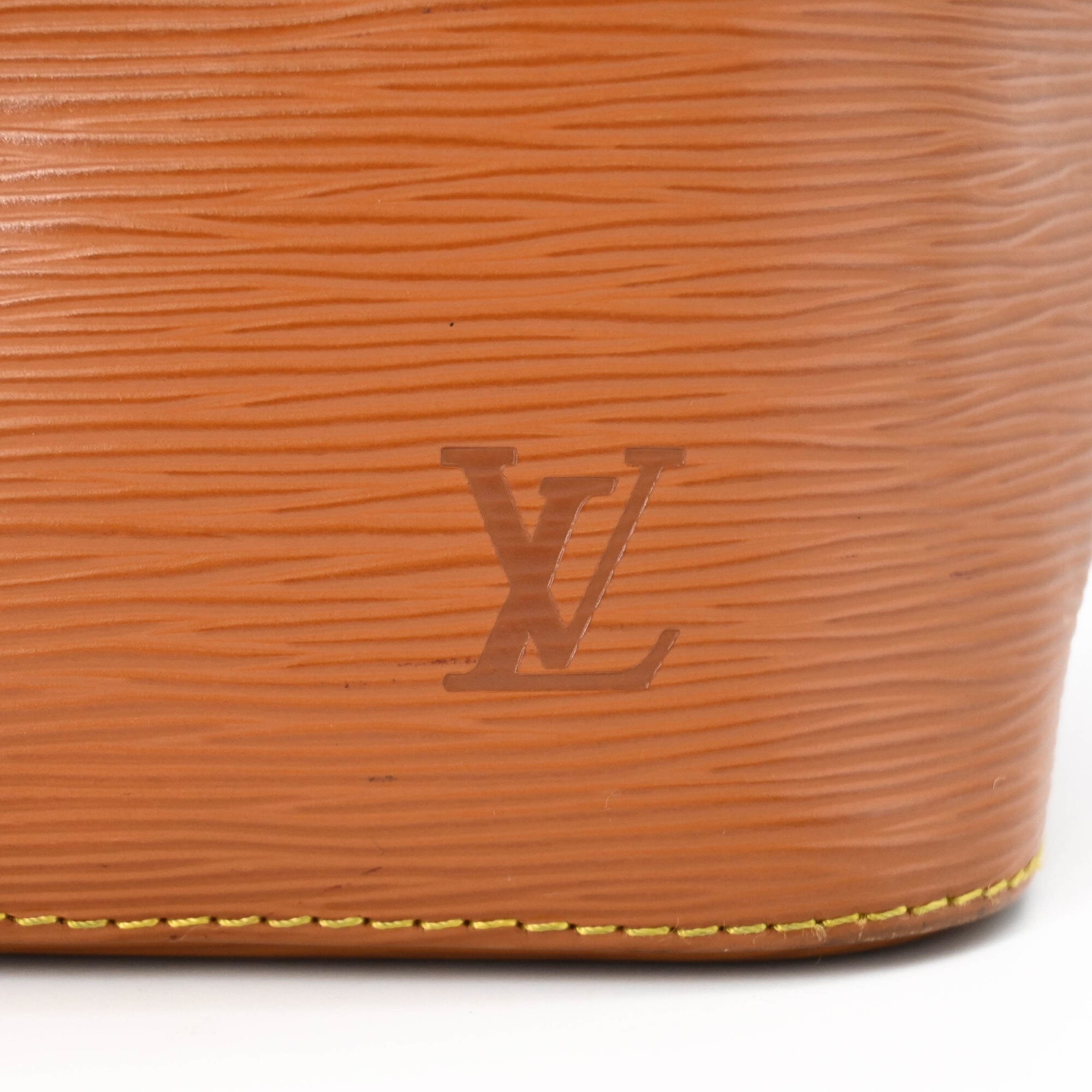 Louis Vuitton Brown Epi Leather Shoulder Bag (Pre-Owned)