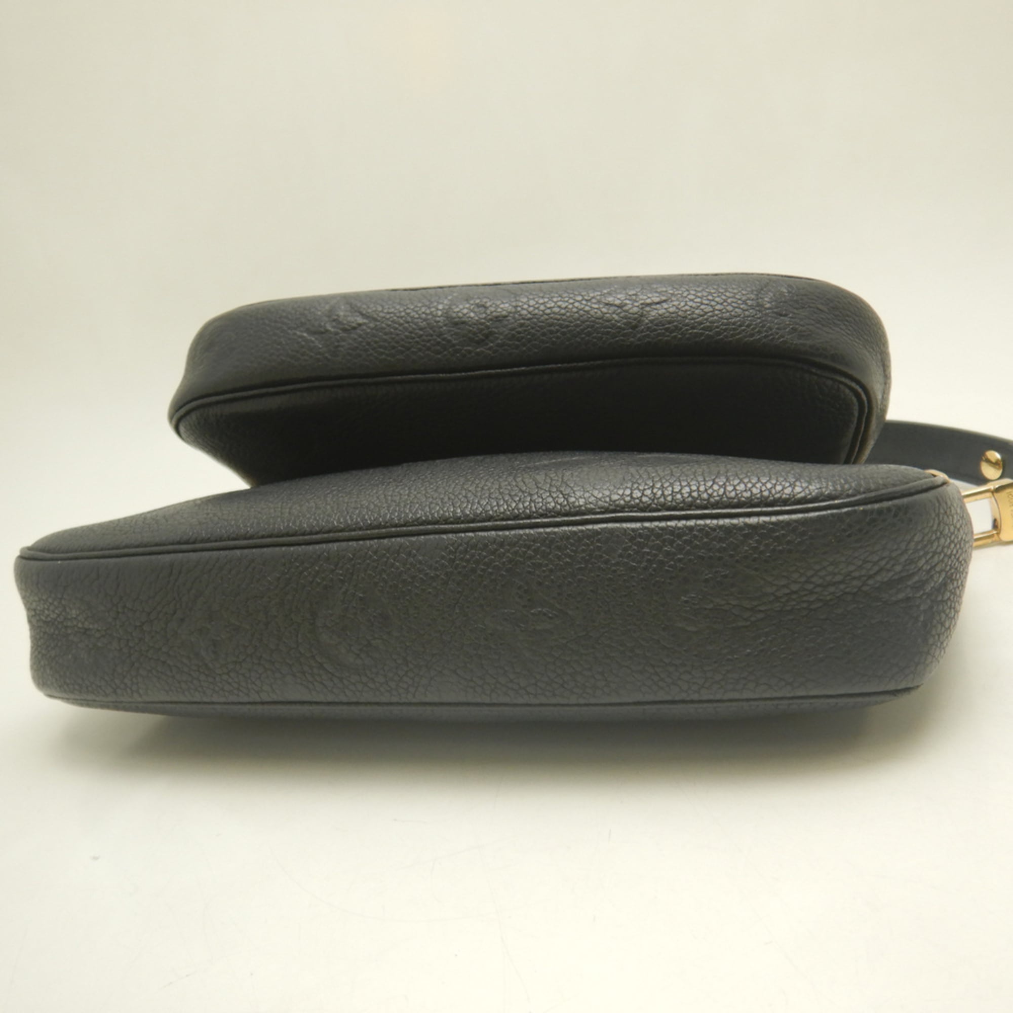 Louis Vuitton Noir Leather Pochette Pouch Shoulder Bag (Pre-Owned)