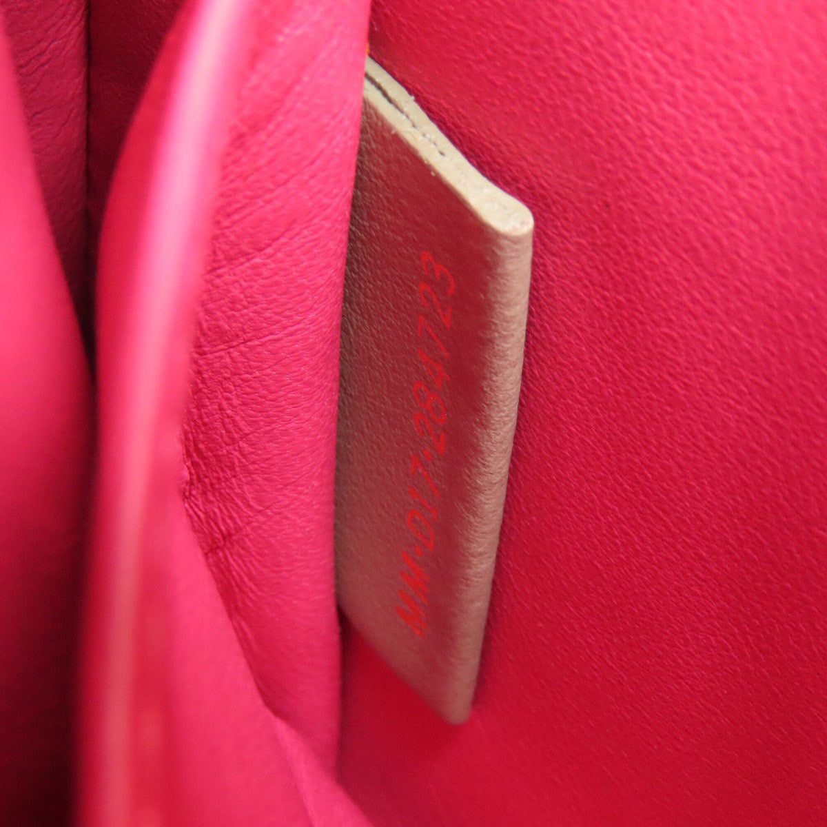 Bvlgari Pink Beige Leather Handbag (Pre-Owned)