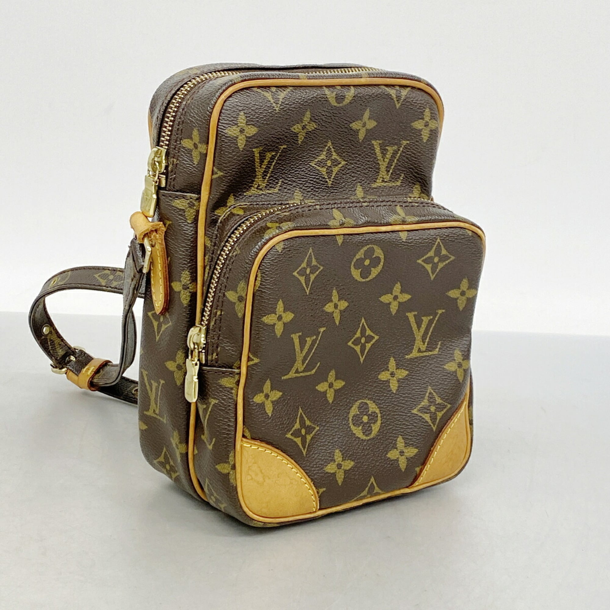 Louis Vuitton Brown Shoulder Bag (Pre-Owned)