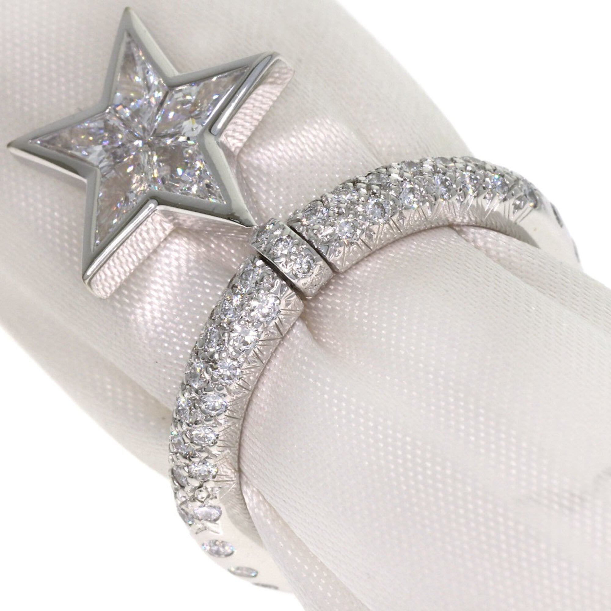 Chanel White Gold White Gold Band Ring (Pre-Owned)