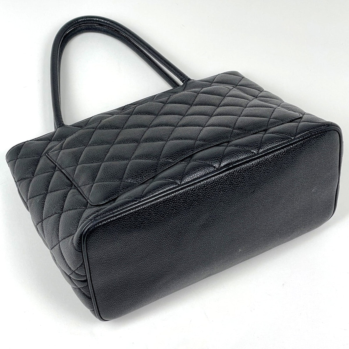 Chanel Black Grained Calfskin Tote Bag (Pre-Owned)