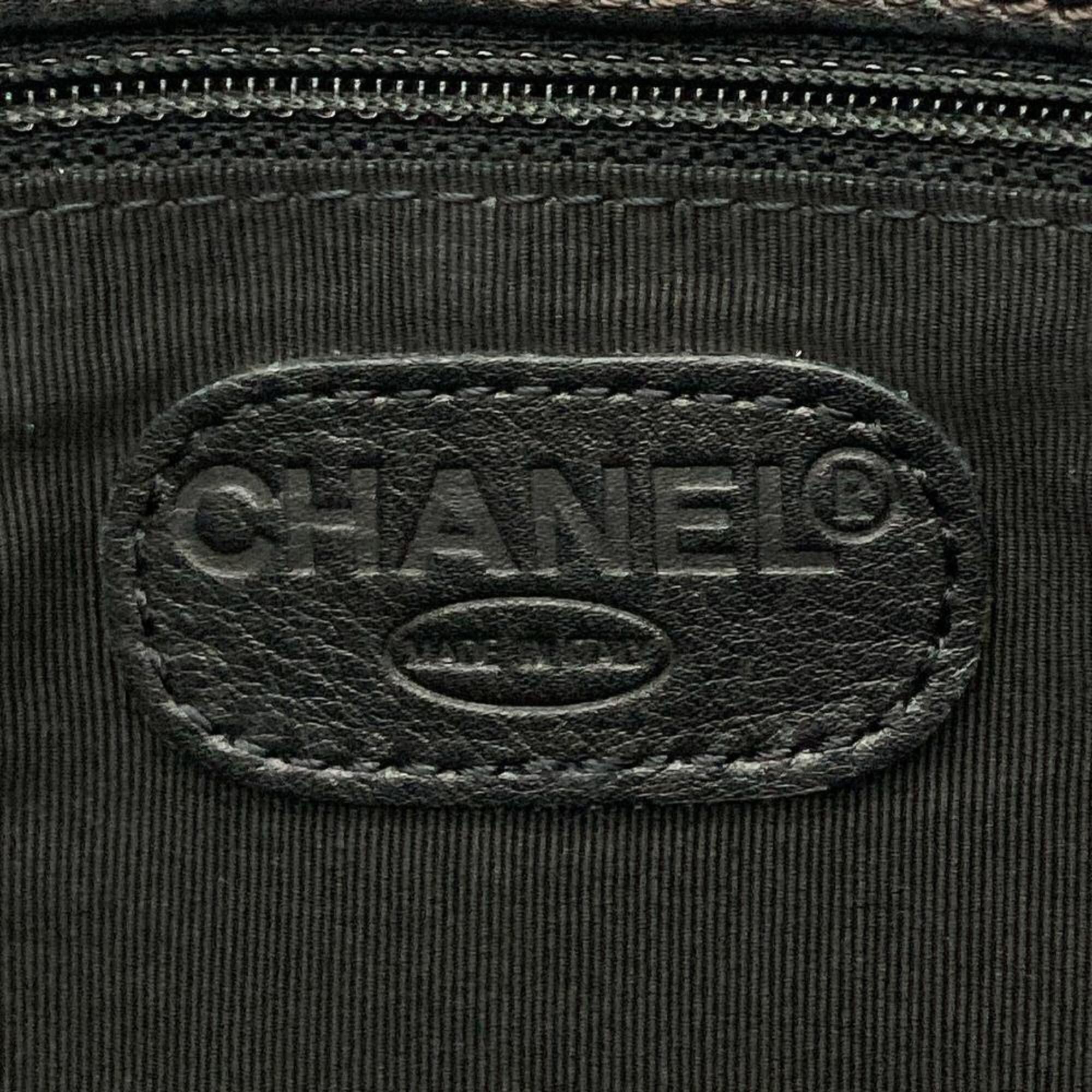 Chanel Black Leather Shoulder Bag (Pre-Owned)
