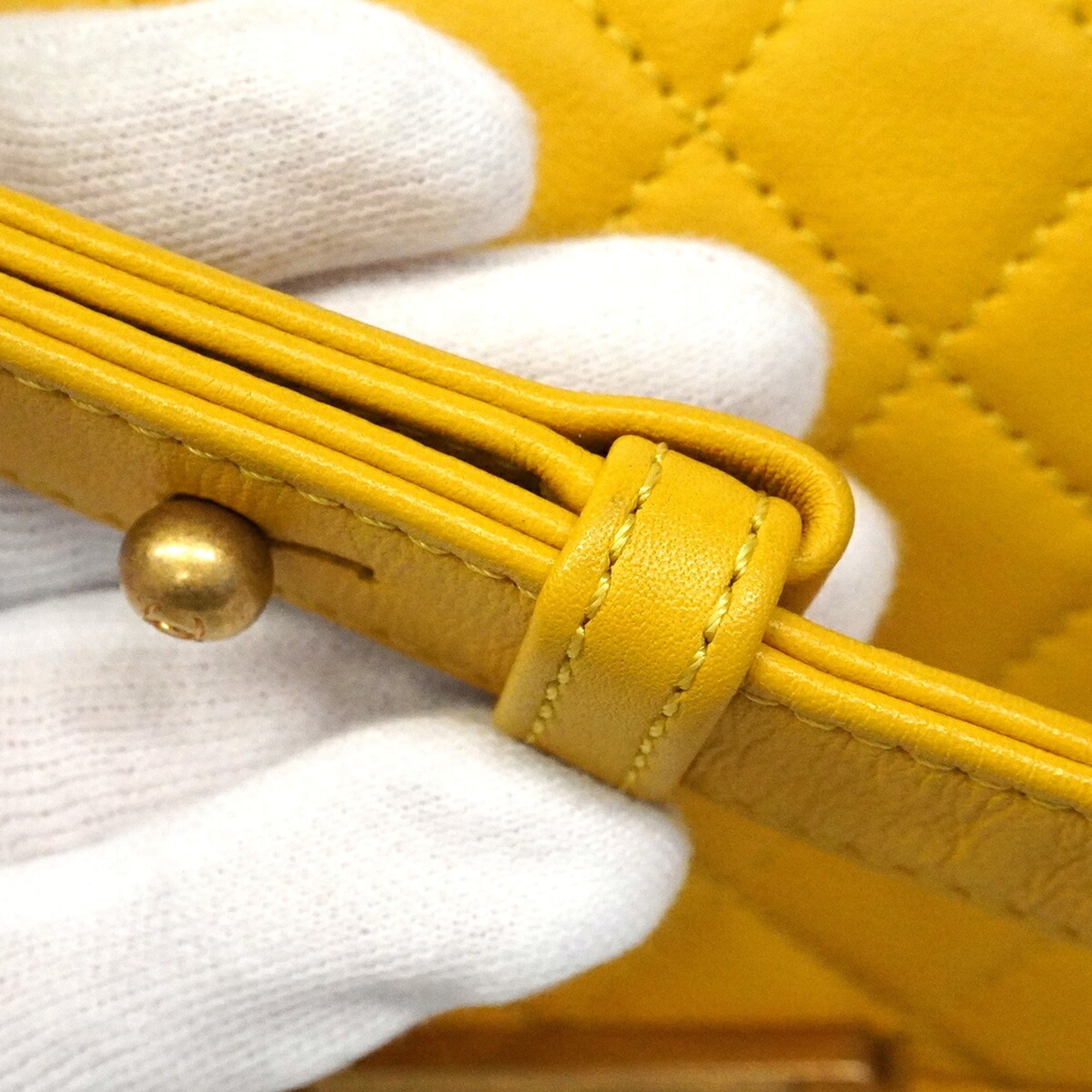Chanel Yellow Leather Shoulder Bag (Pre-Owned)