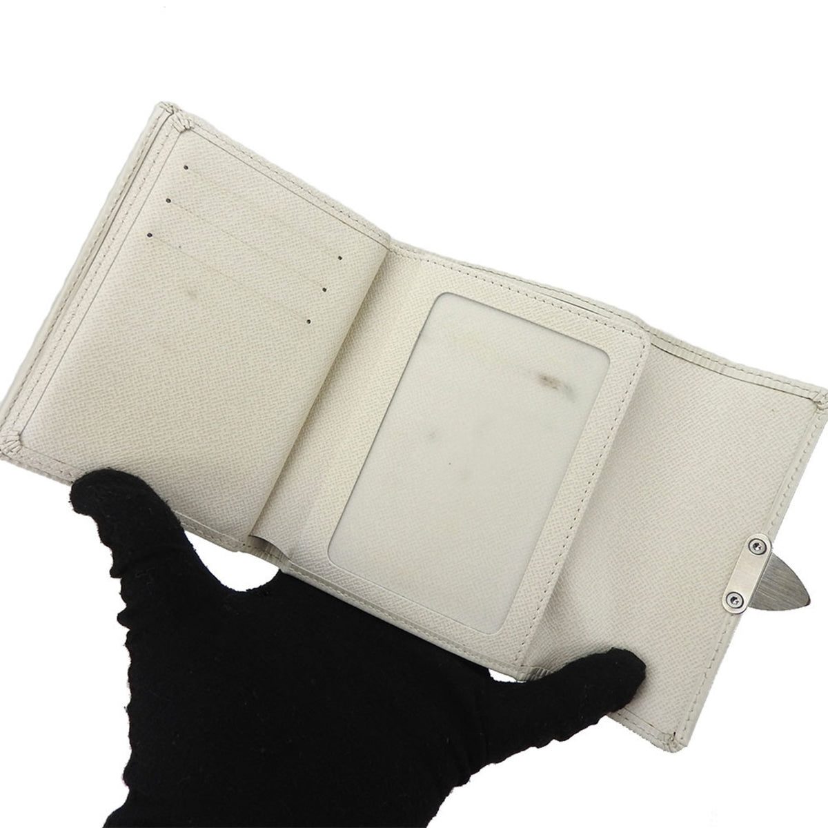 Louis Vuitton Lv Off White Leather Wallet (Tri-Fold) (Pre-Owned)