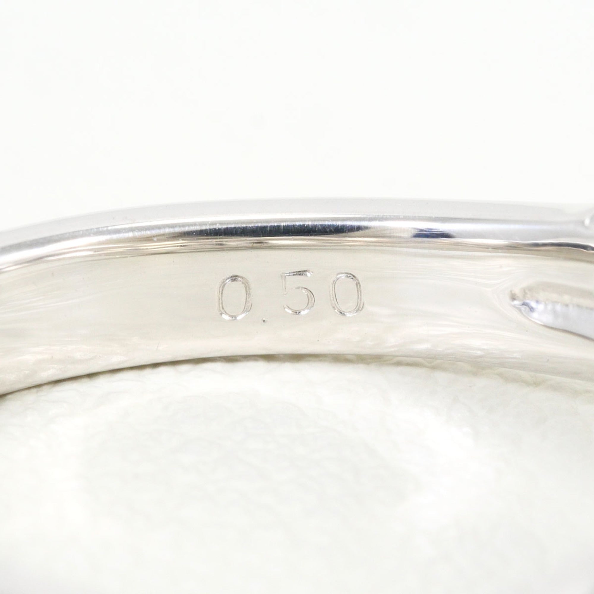 Unbranded White Gold White Gold (18K) Band Ring (Pre-Owned)