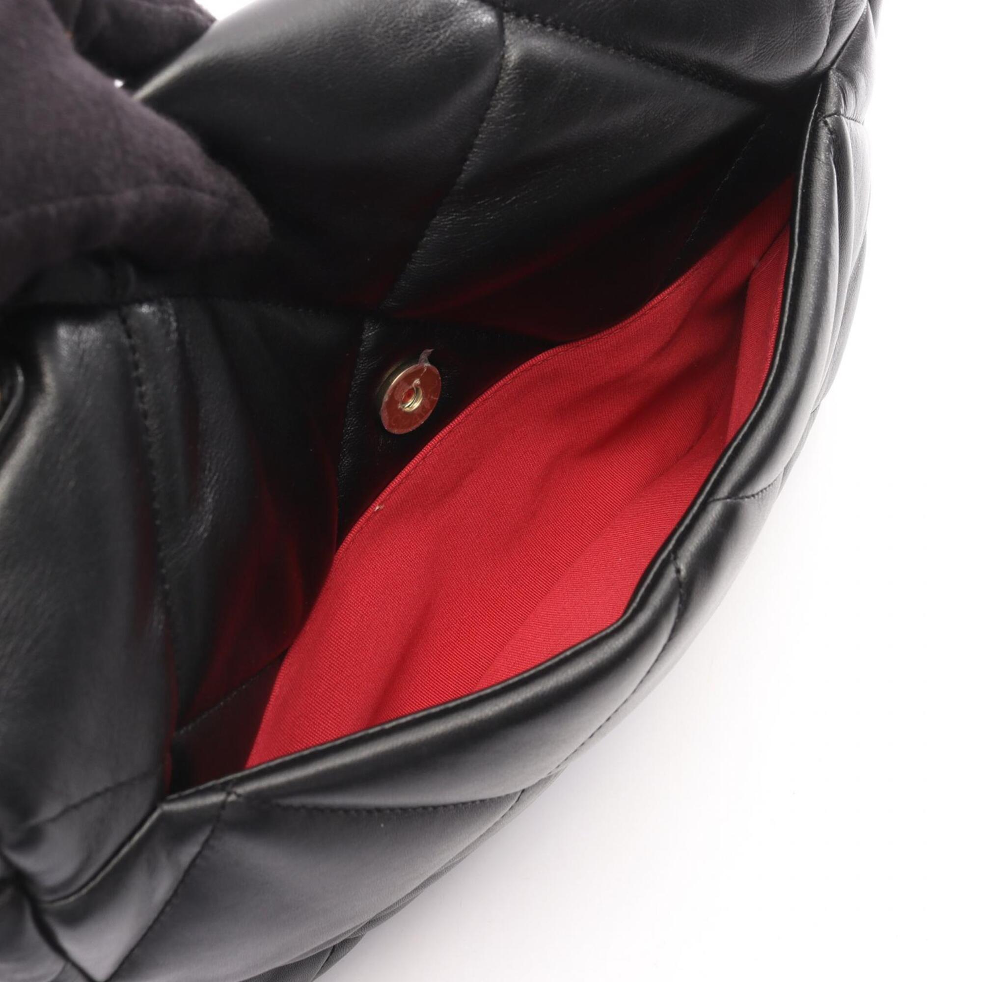 Chanel Black Leather Shoulder Bag (Pre-Owned)