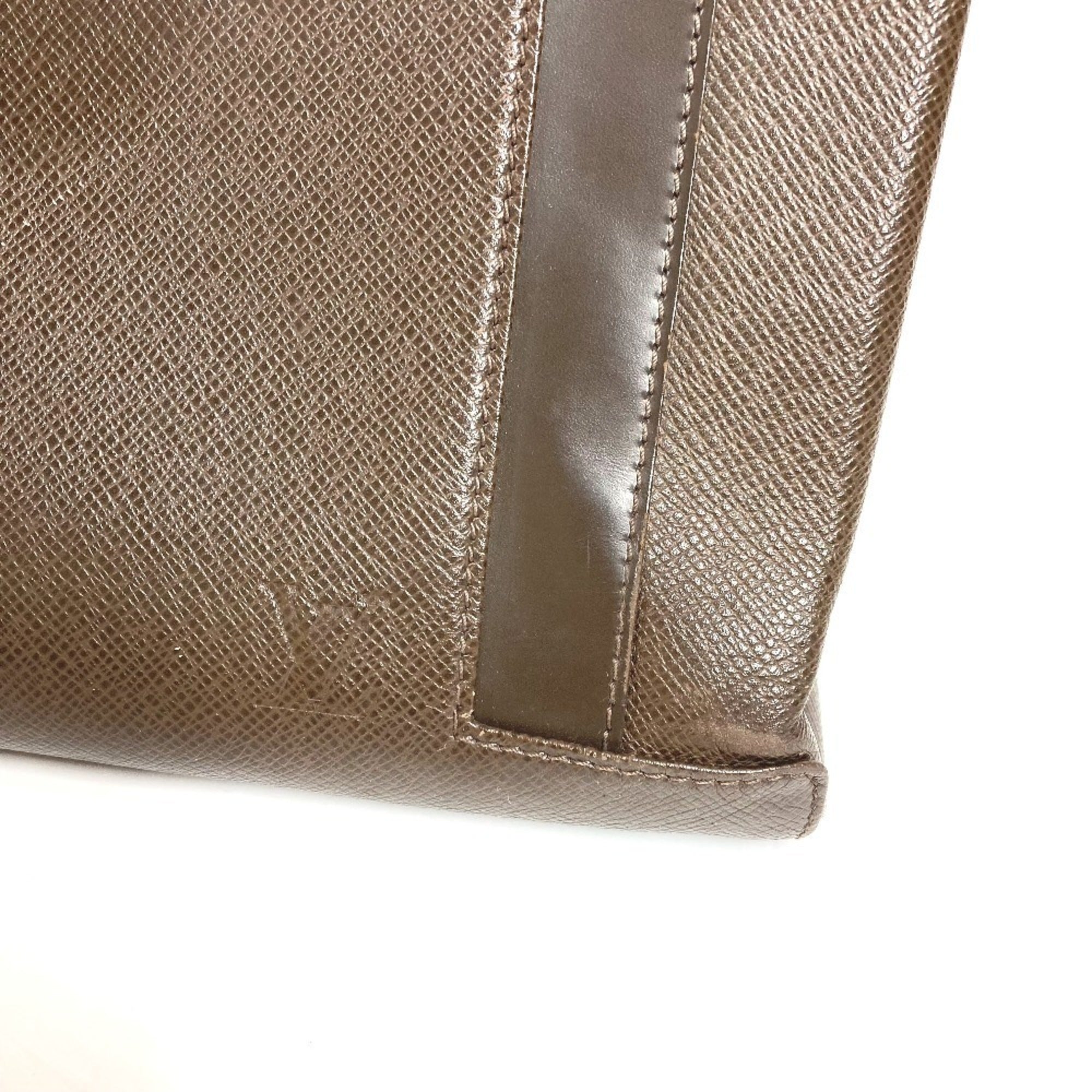 Louis Vuitton Brown Grizzly Taiga Leather Handbag Tote Bag (Pre-Owned)