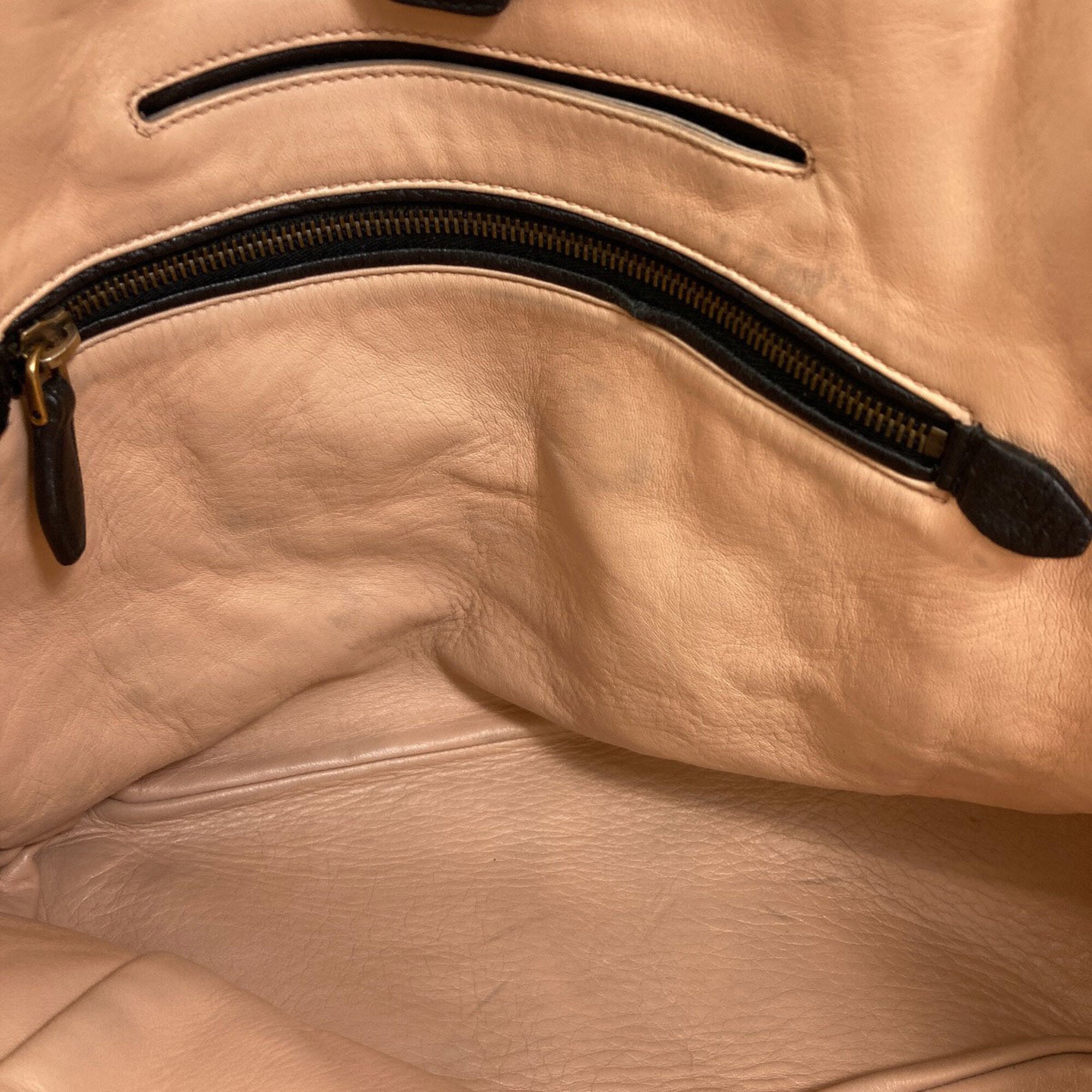 Prada Black Leather Handbag (Pre-Owned)