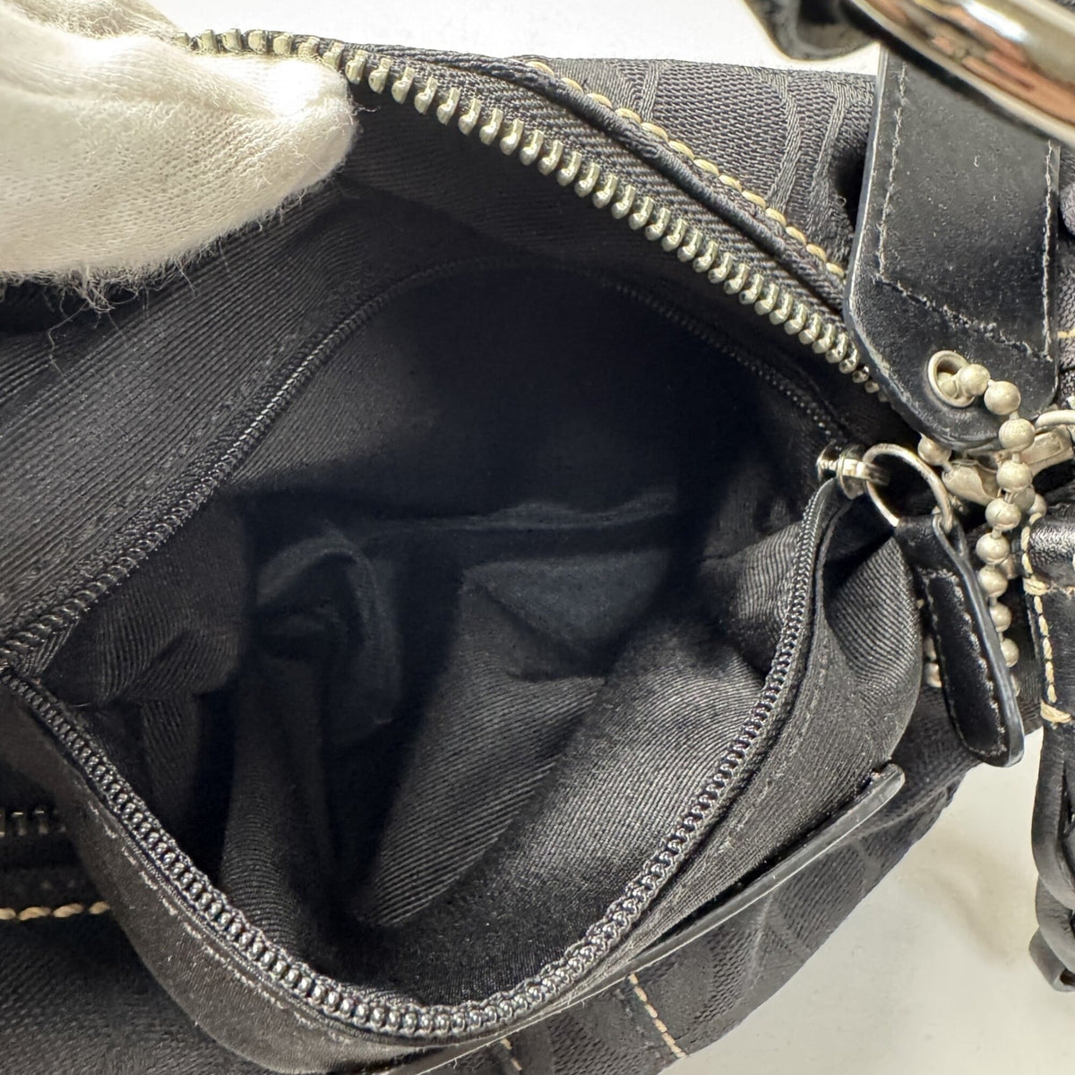 Coach Black Canvas Handbag Shoulder Bag (Pre-Owned)