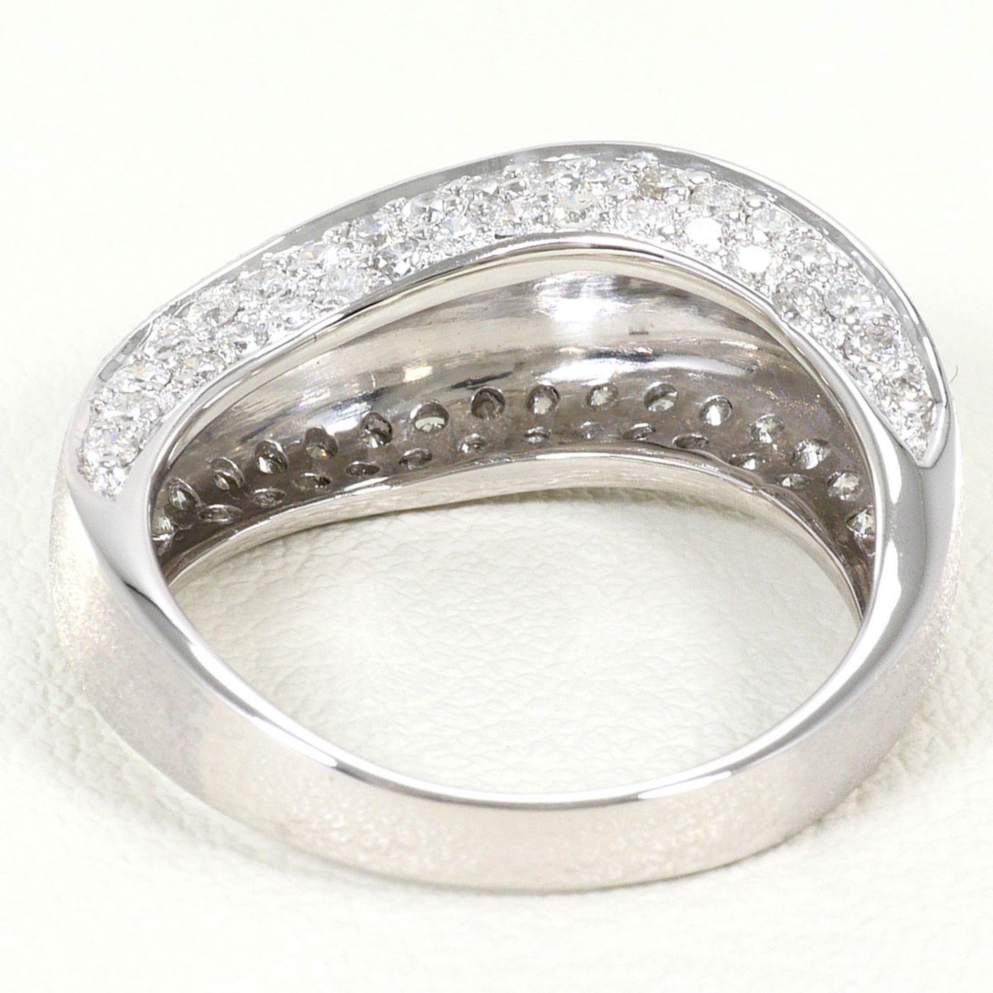 Unbranded White Gold White Gold (18K) Band Ring (Pre-Owned)