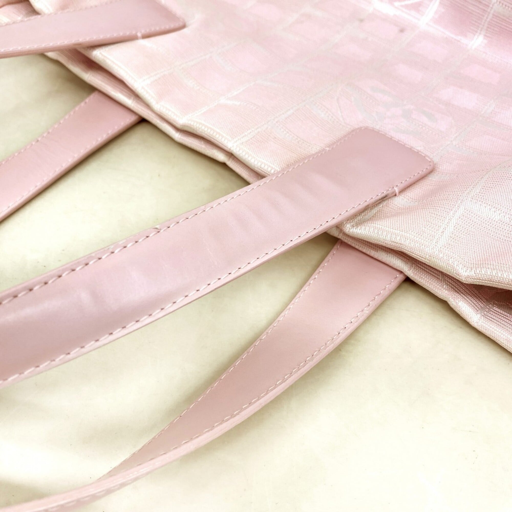 Chanel Pink Nylon Tote Bag (Pre-Owned)