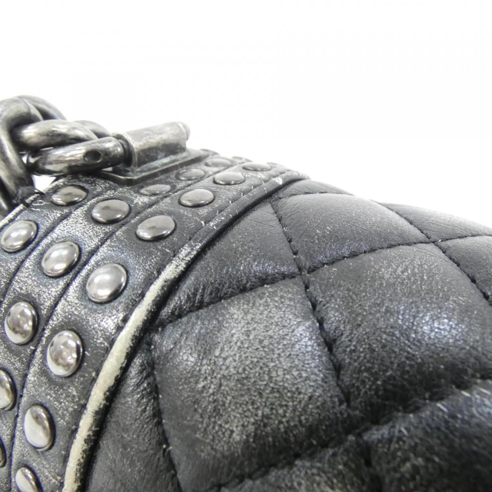 Chanel Black Leather Shoulder Bag (Pre-Owned)