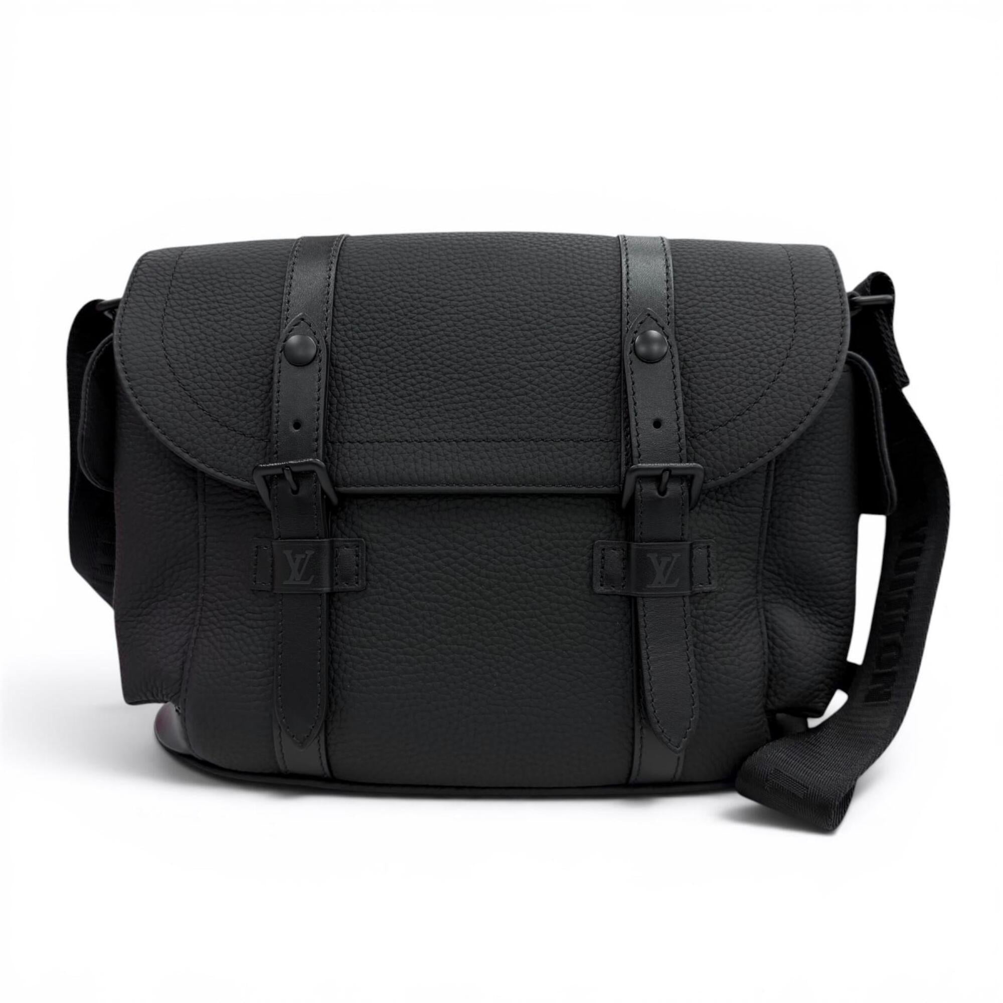 Louis Vuitton Black Leather Shoulder Bag (Pre-Owned)