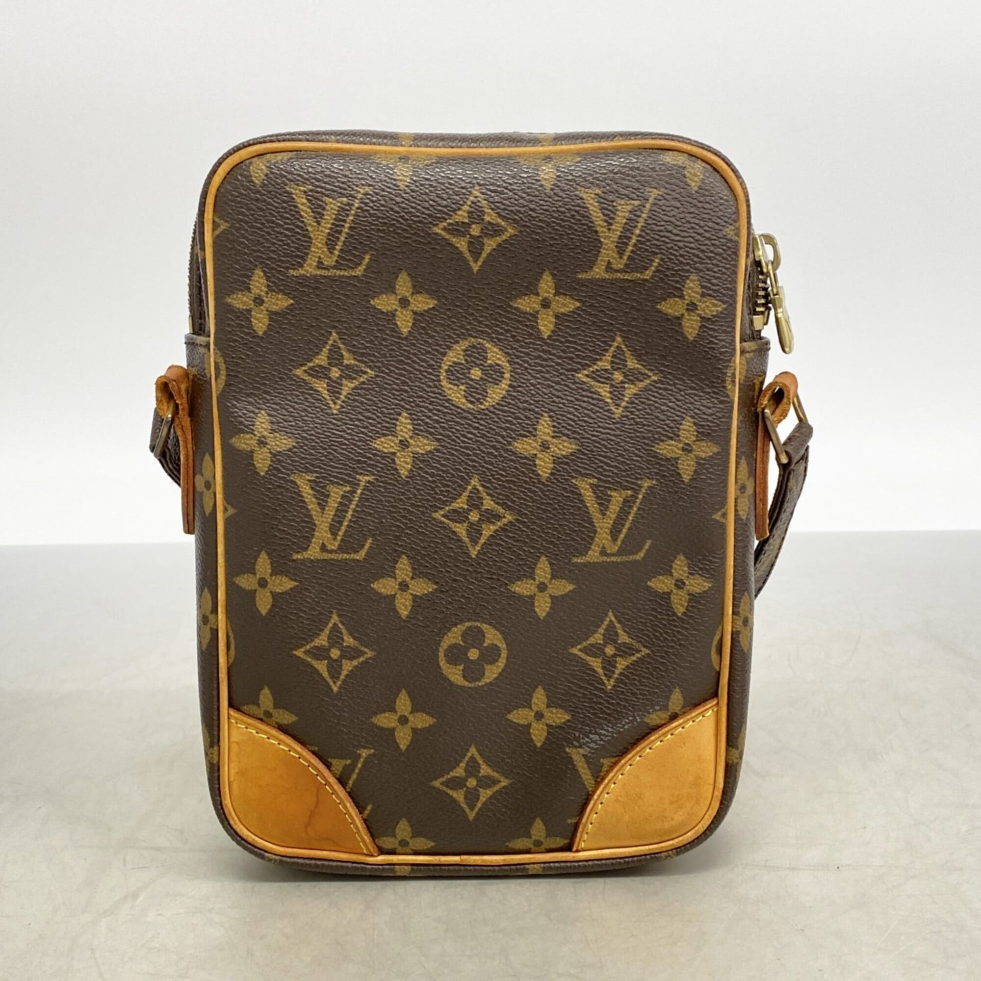 Louis Vuitton Brown Shoulder Bag (Pre-Owned)