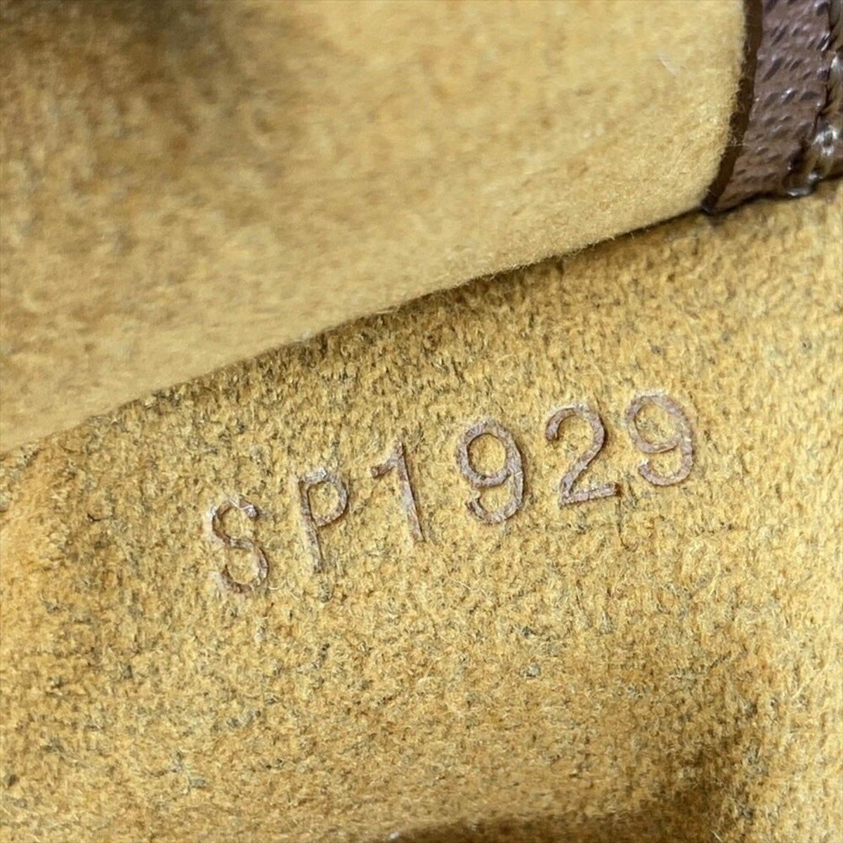 Louis Vuitton Brown Monogram Monogram Shoulder Bag (Pre-Owned)