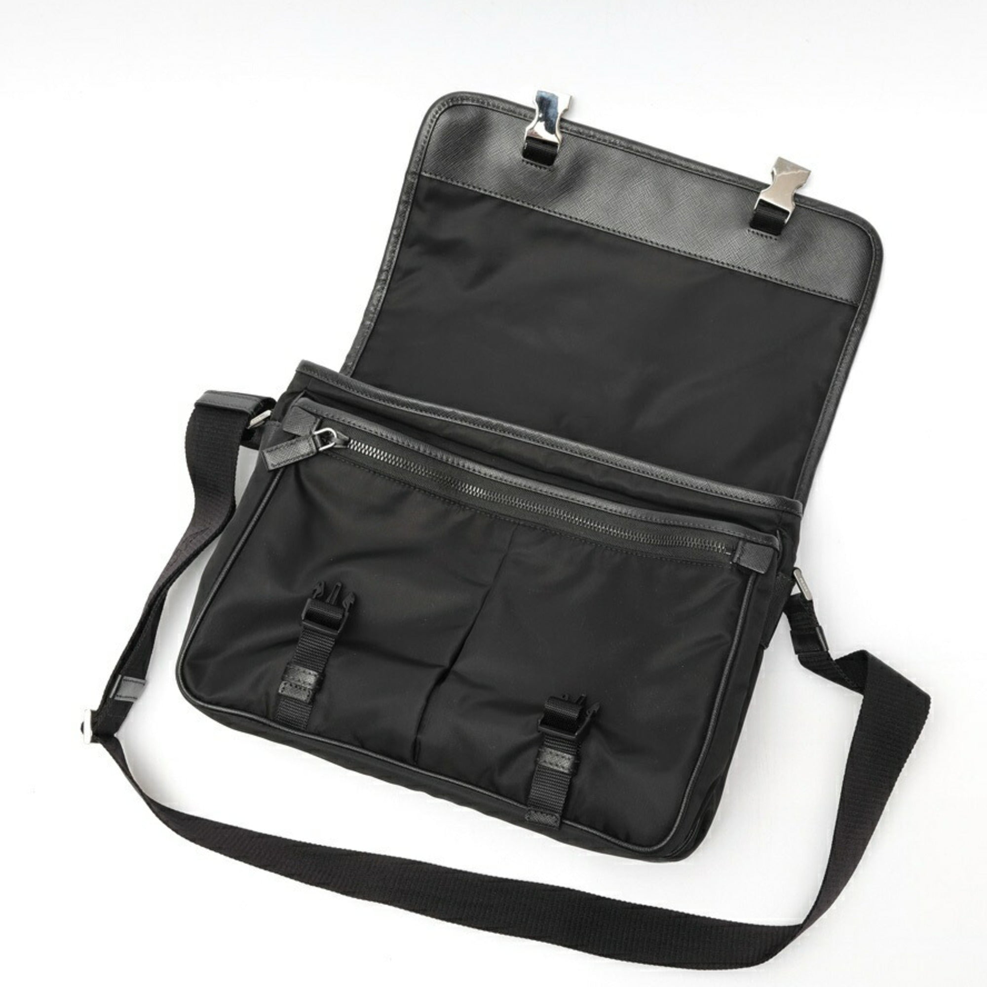 Prada Black Nylon Shoulder Bag (Pre-Owned)