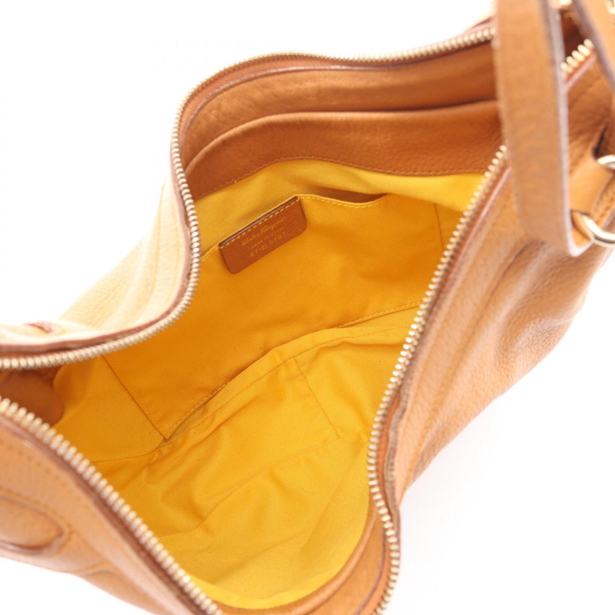 Salvatore Ferragamo Brown Leather Handbag Shoulder Bag (Pre-Owned)