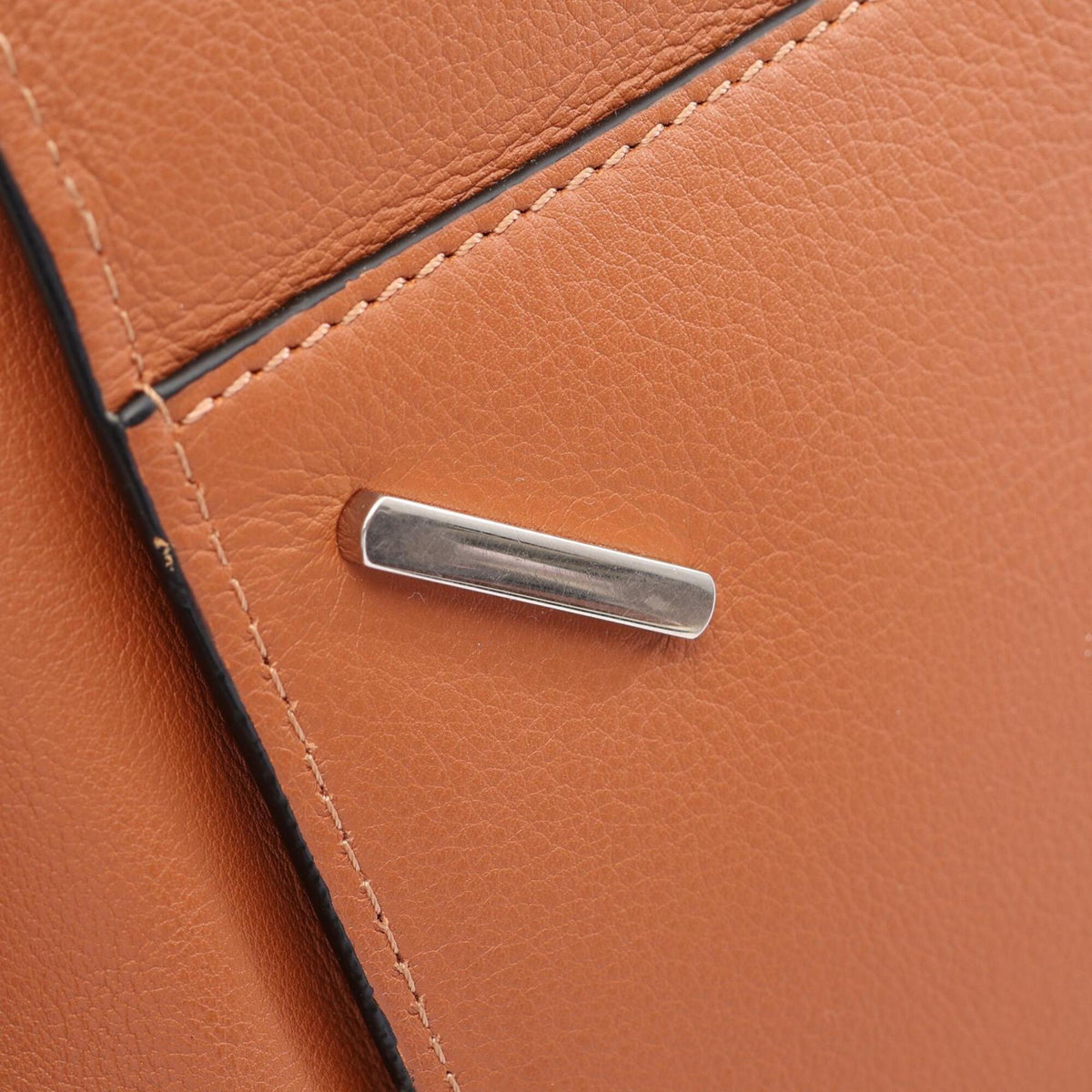 Loewe Brown Leather Handbag (Pre-Owned)