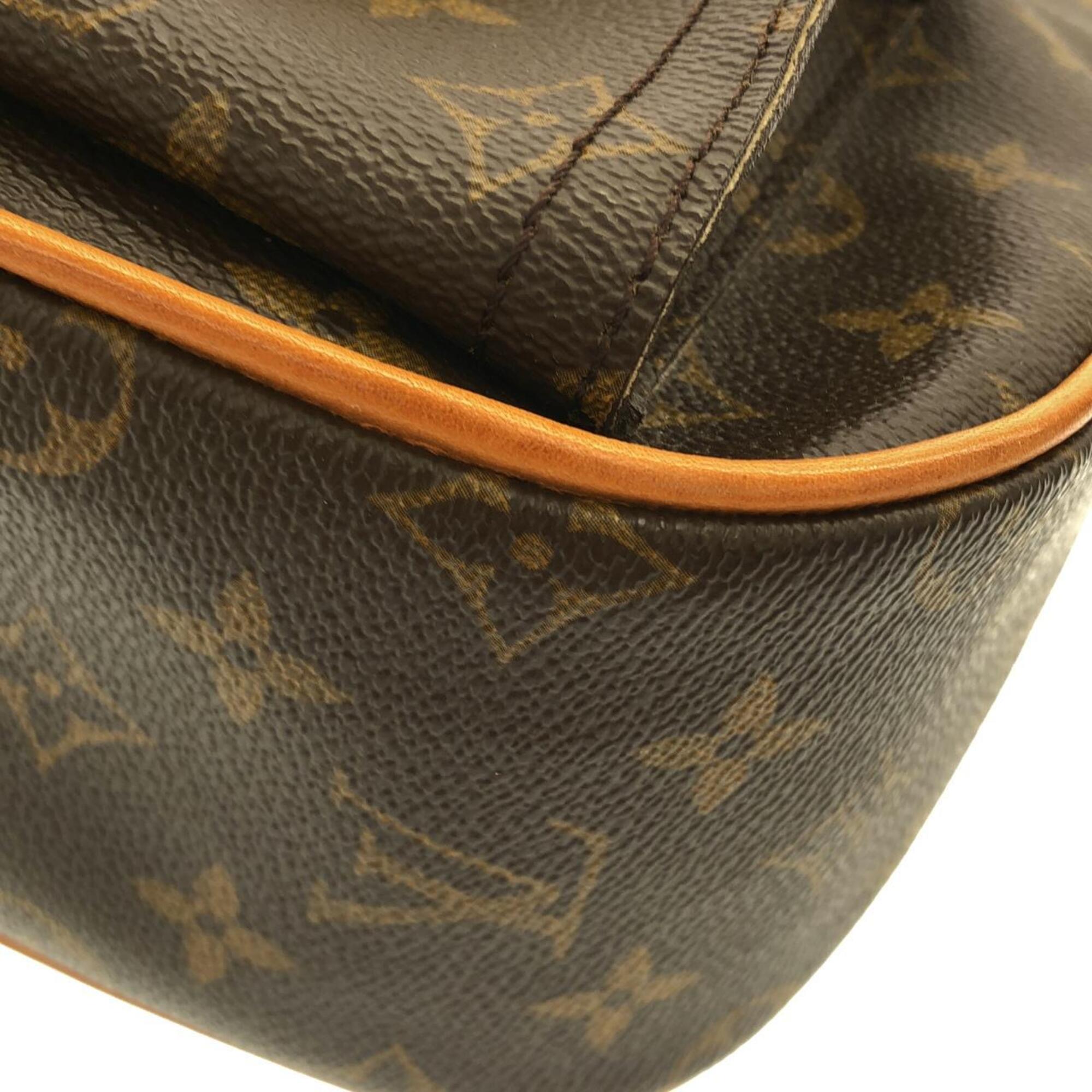 Louis Vuitton Marron Coated Canvas Shoulder Bag (Pre-Owned)