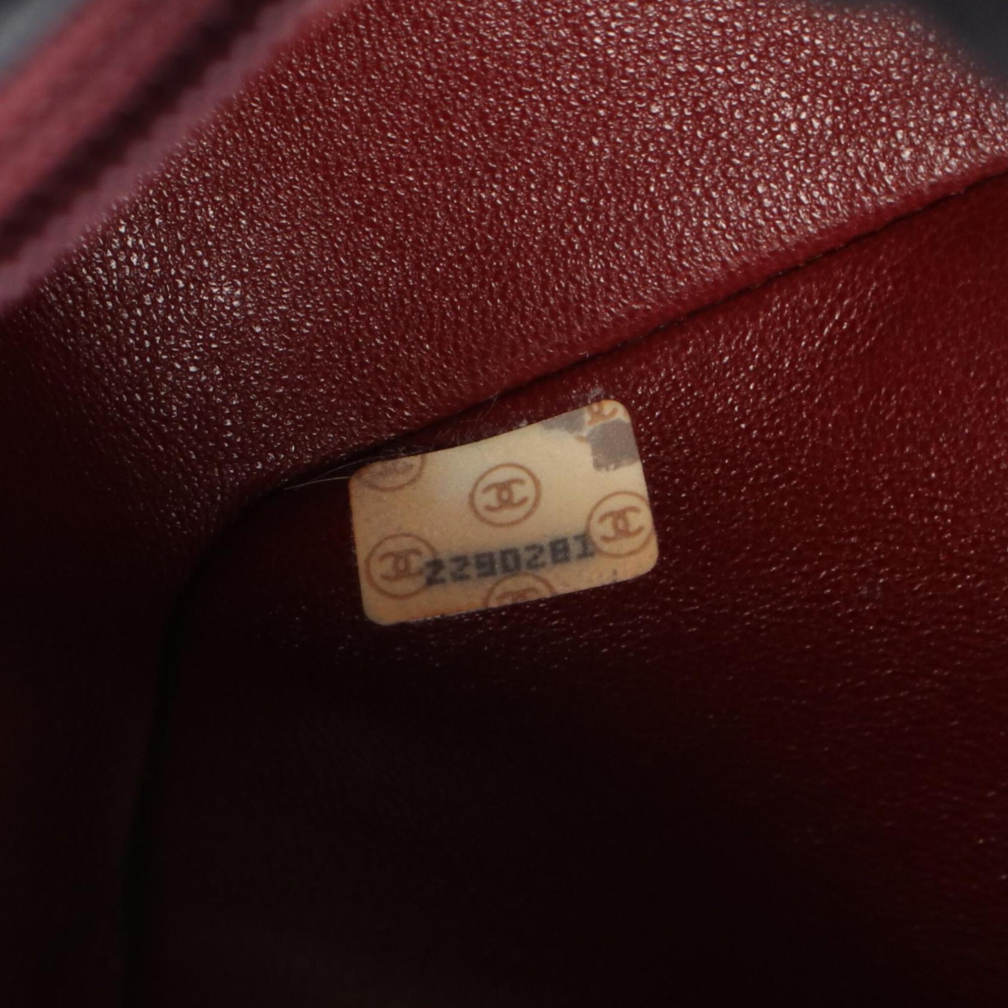 Chanel Black Leather Handbag Shoulder Bag (Pre-Owned)