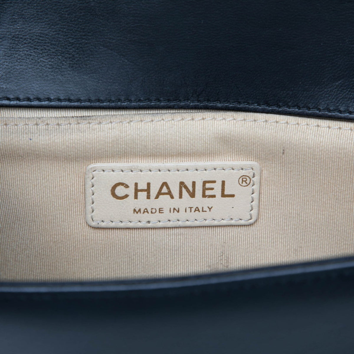 Chanel Boy Chanel Black Leather Shoulder Bag (Pre-Owned)
