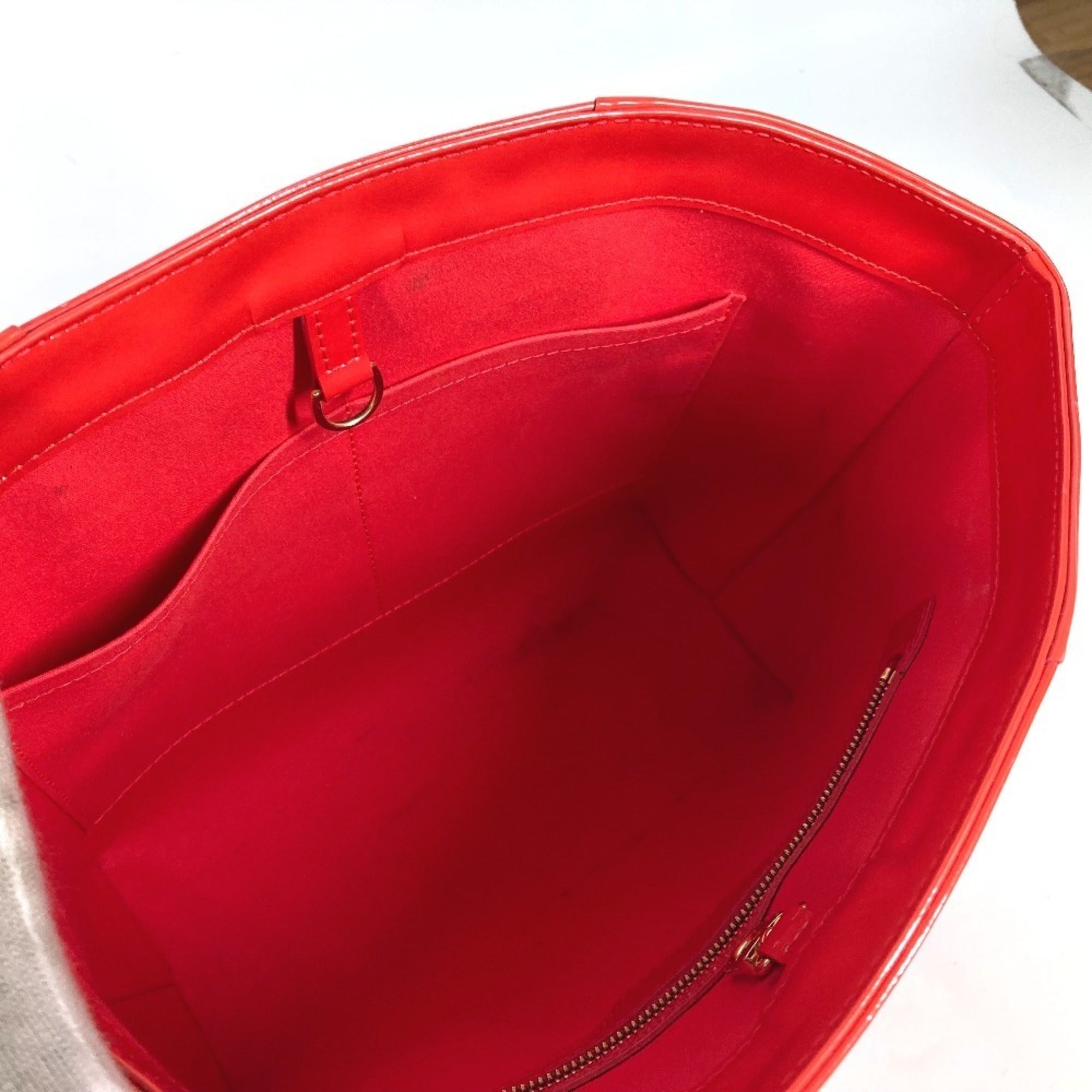 Louis Vuitton Red Color Rouge Grenadine Monogram Vernis Shoulder Bag Tote Bag (Pre-Owned)