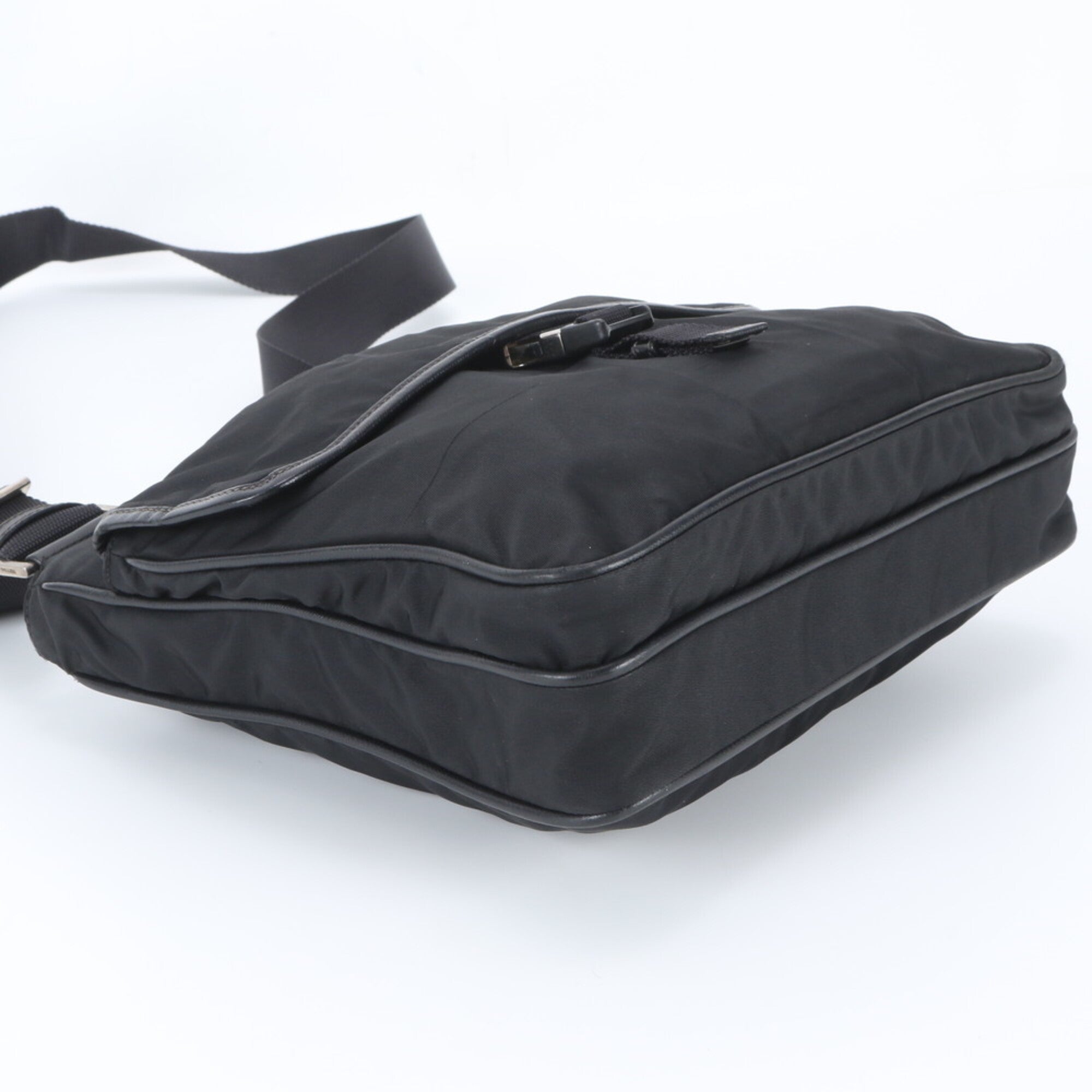 Prada Black Nylon Leather Shoulder Bag (Pre-Owned)
