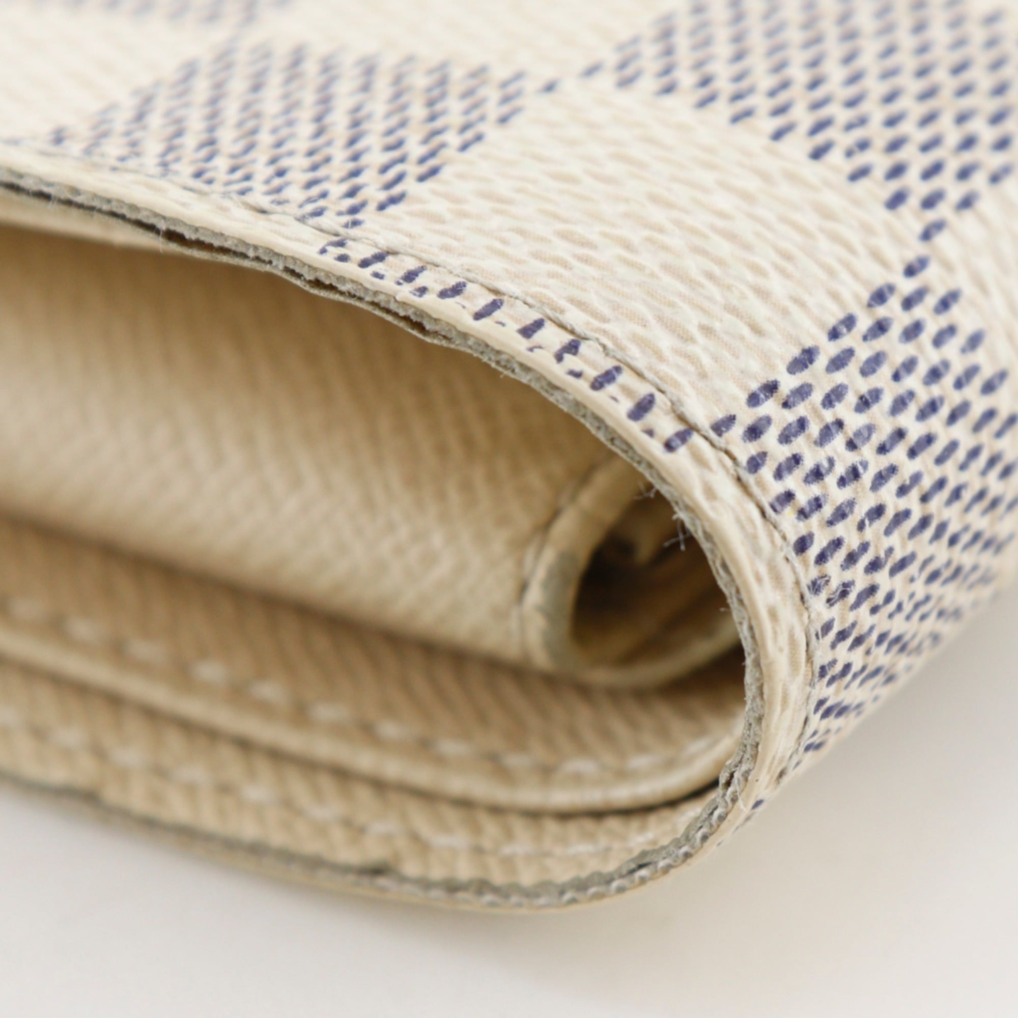 Louis Vuitton Damier Azur White Damier Azur Wallet (Bi-Fold) (Pre-Owned)