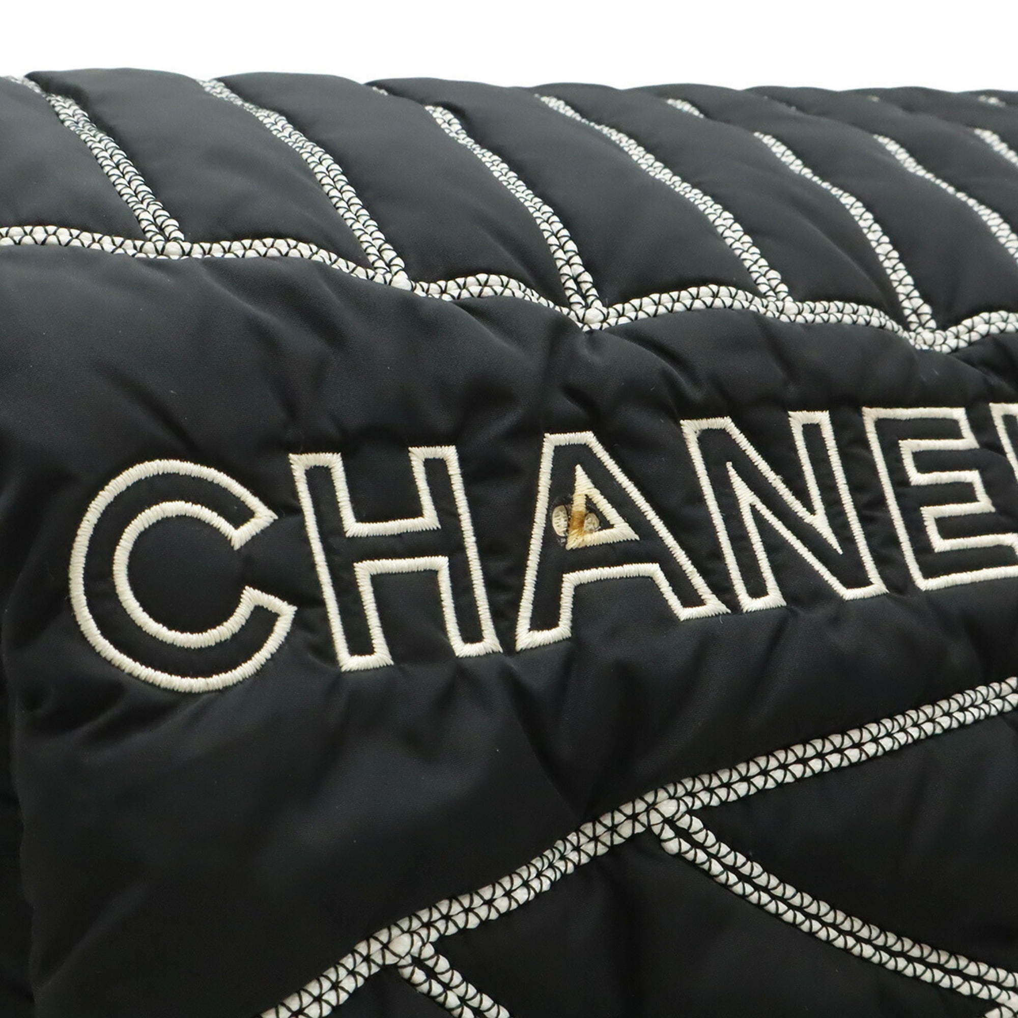 Chanel Black White Nylon Messenger Bag Shoulder Bag (Pre-Owned)
