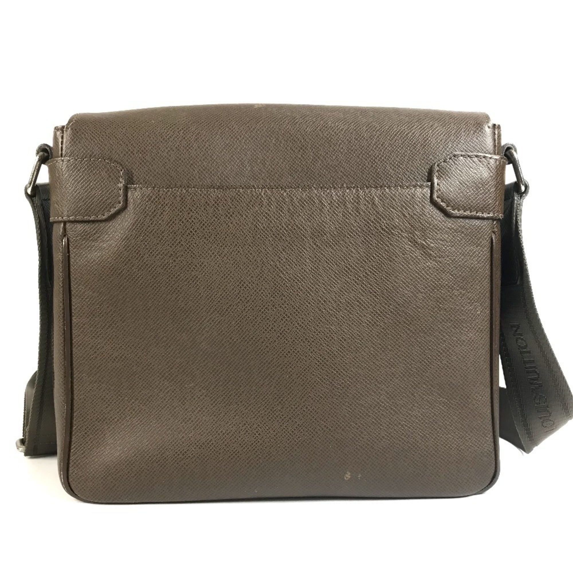Louis Vuitton Taiga Brown Taiga Leather Messenger Bag Shoulder Bag (Pre-Owned)
