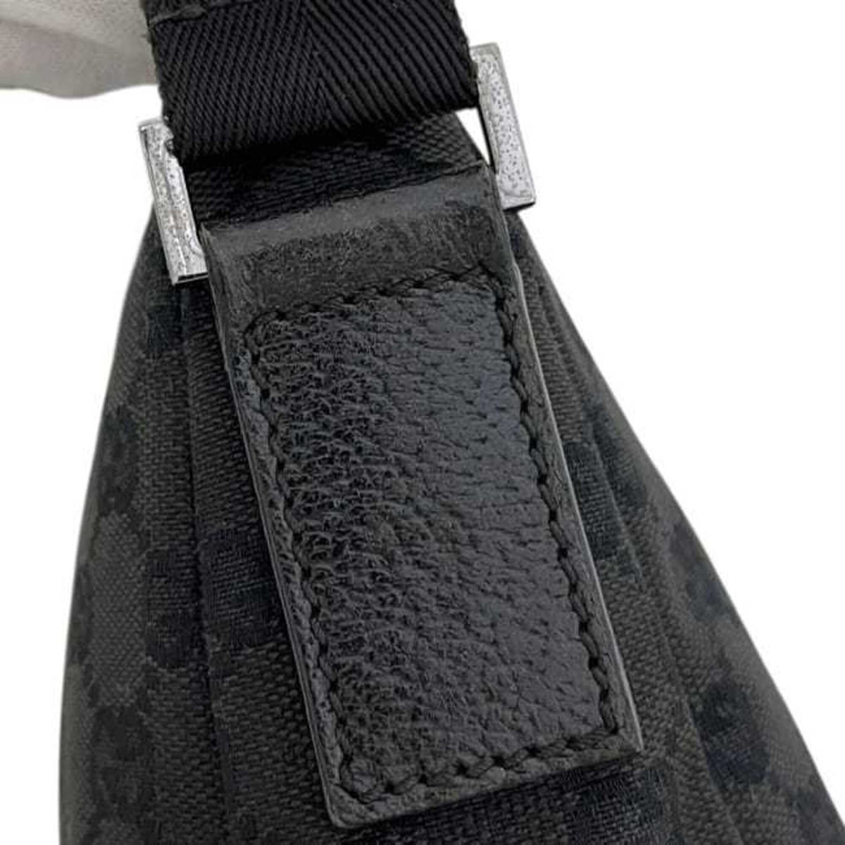 Gucci Gg Canvas Black Gg Canvas Messenger Bag Shoulder Bag (Pre-Owned)