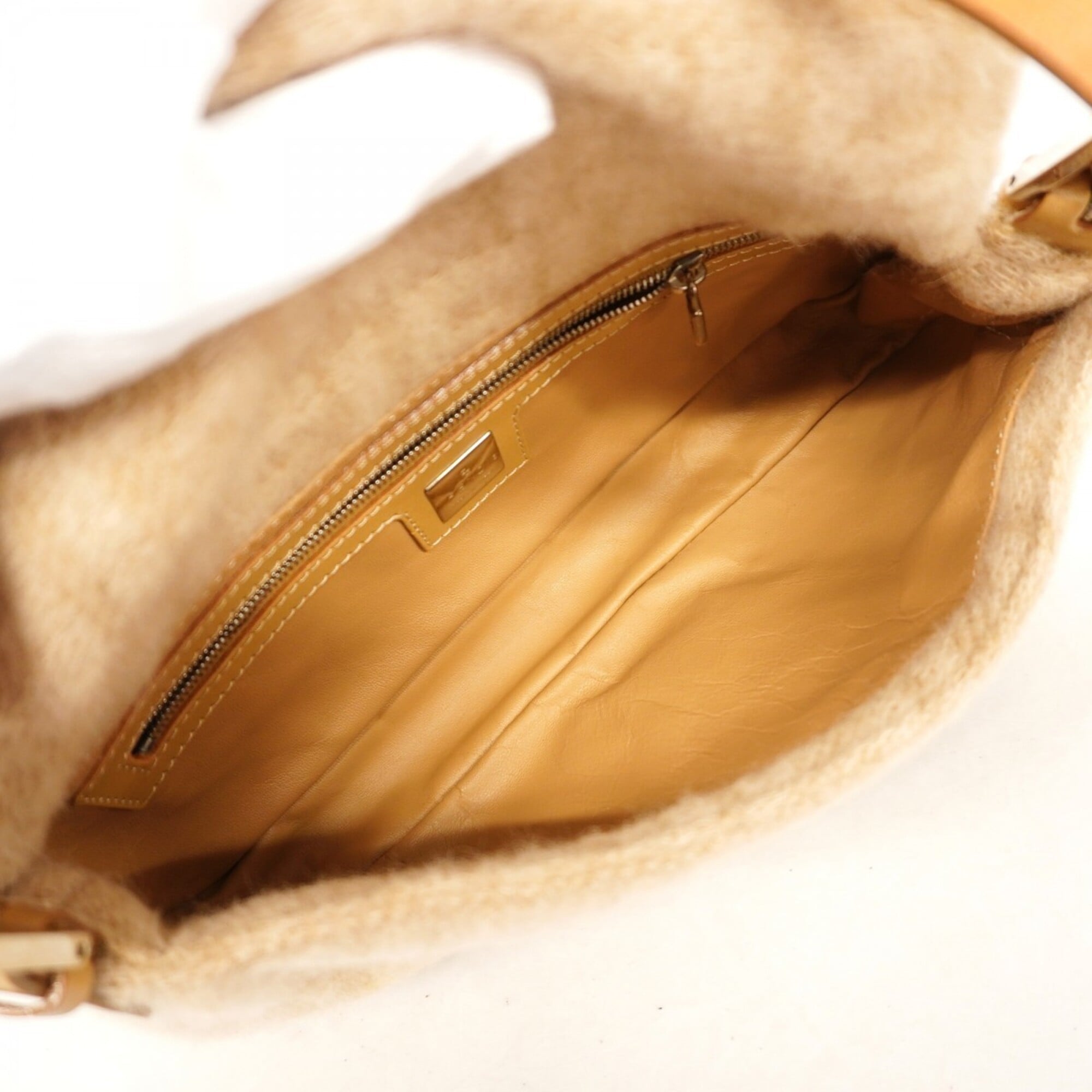Fendi Beige Felt Handbag (Pre-Owned)