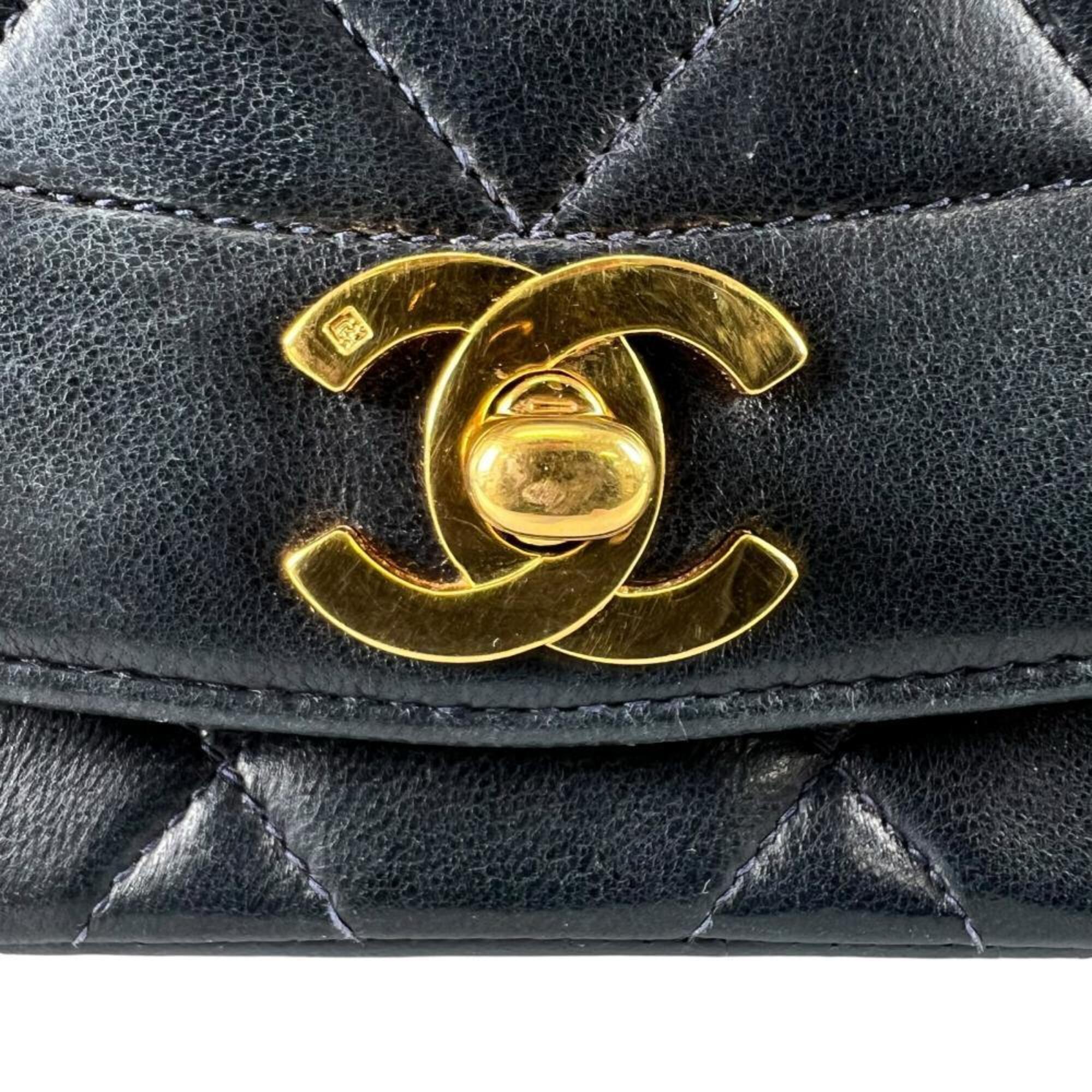 Chanel Black Grained Calfskin Shoulder Bag (Pre-Owned)