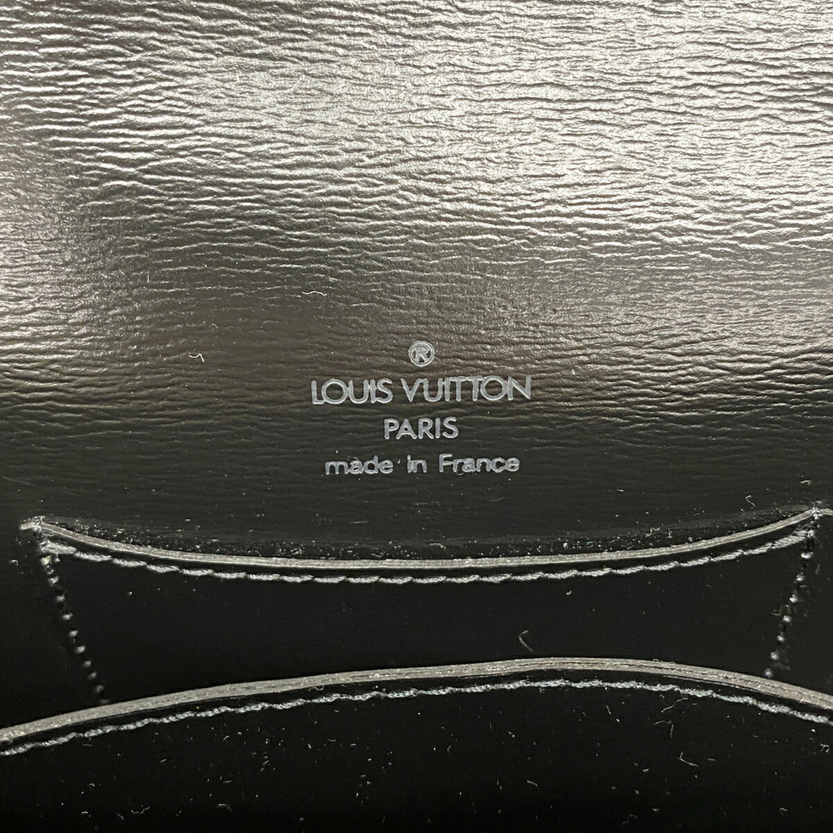 Louis Vuitton Noir Shoulder Bag (Pre-Owned)