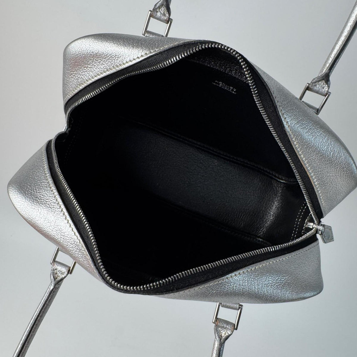 Hermes Silver Leather Handbag (Pre-Owned)